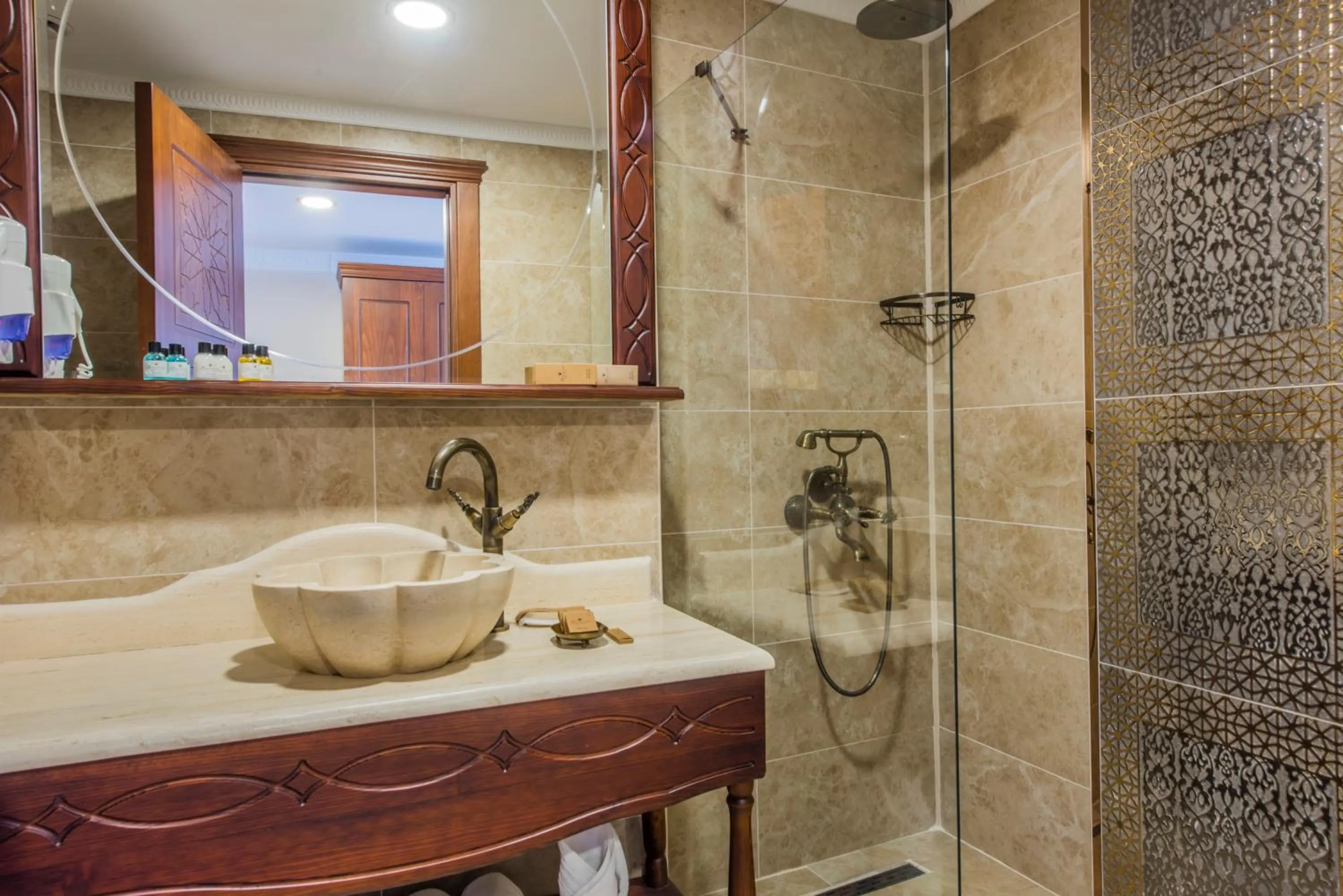 Shower in Kaya Ninova Hotel