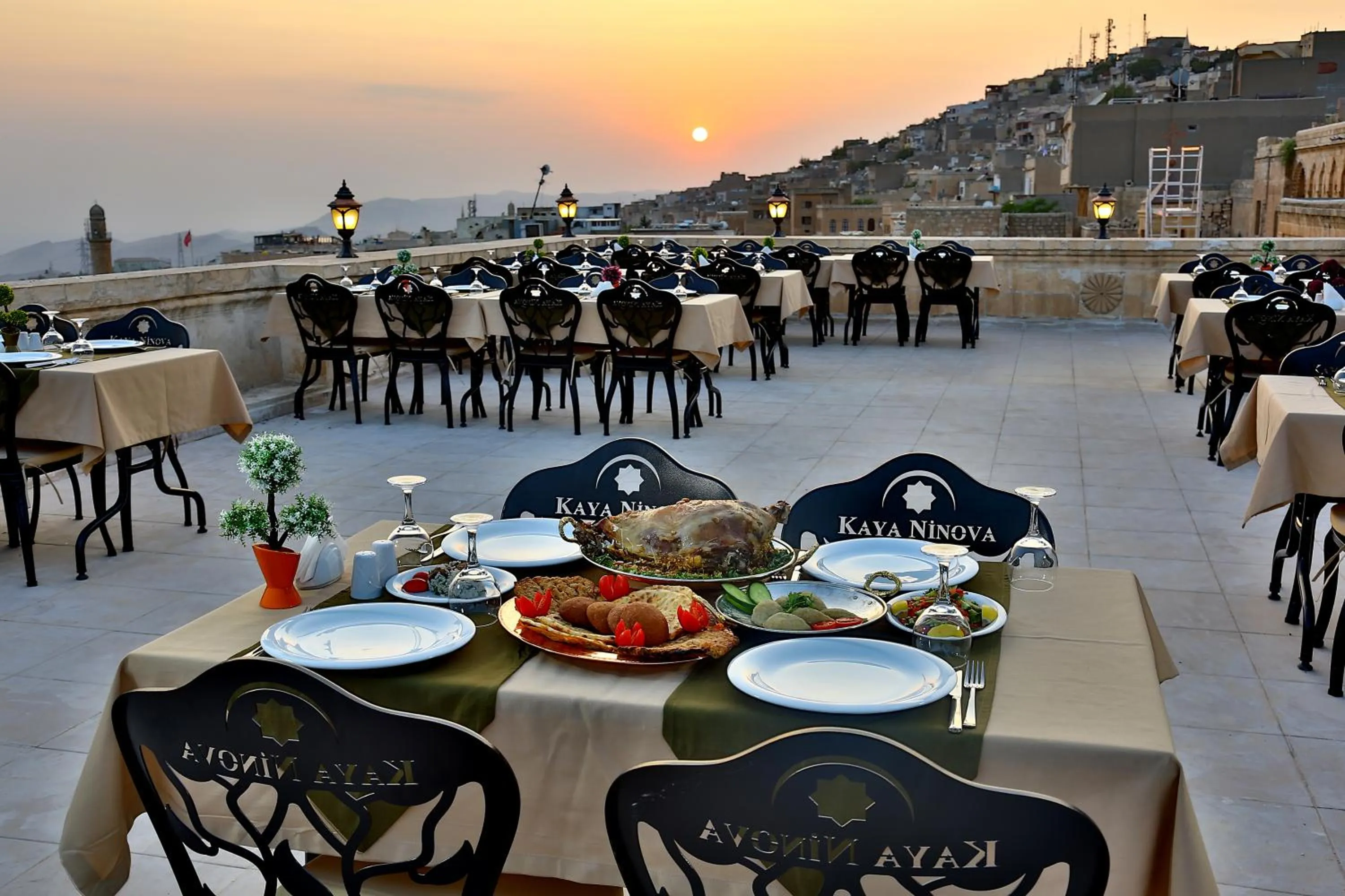 Restaurant/places to eat in Kaya Ninova Hotel