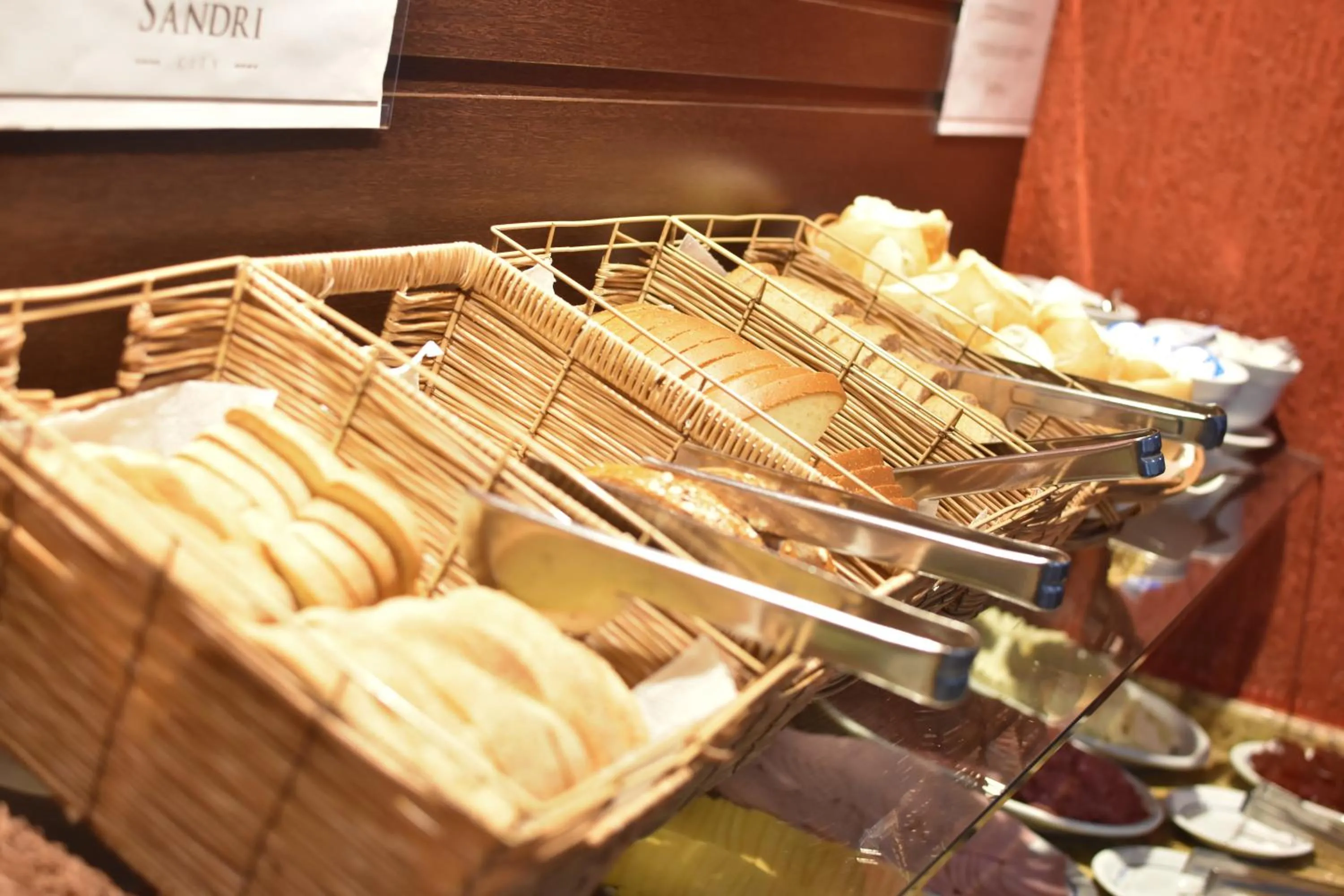 Breakfast in Sandri City Hotel