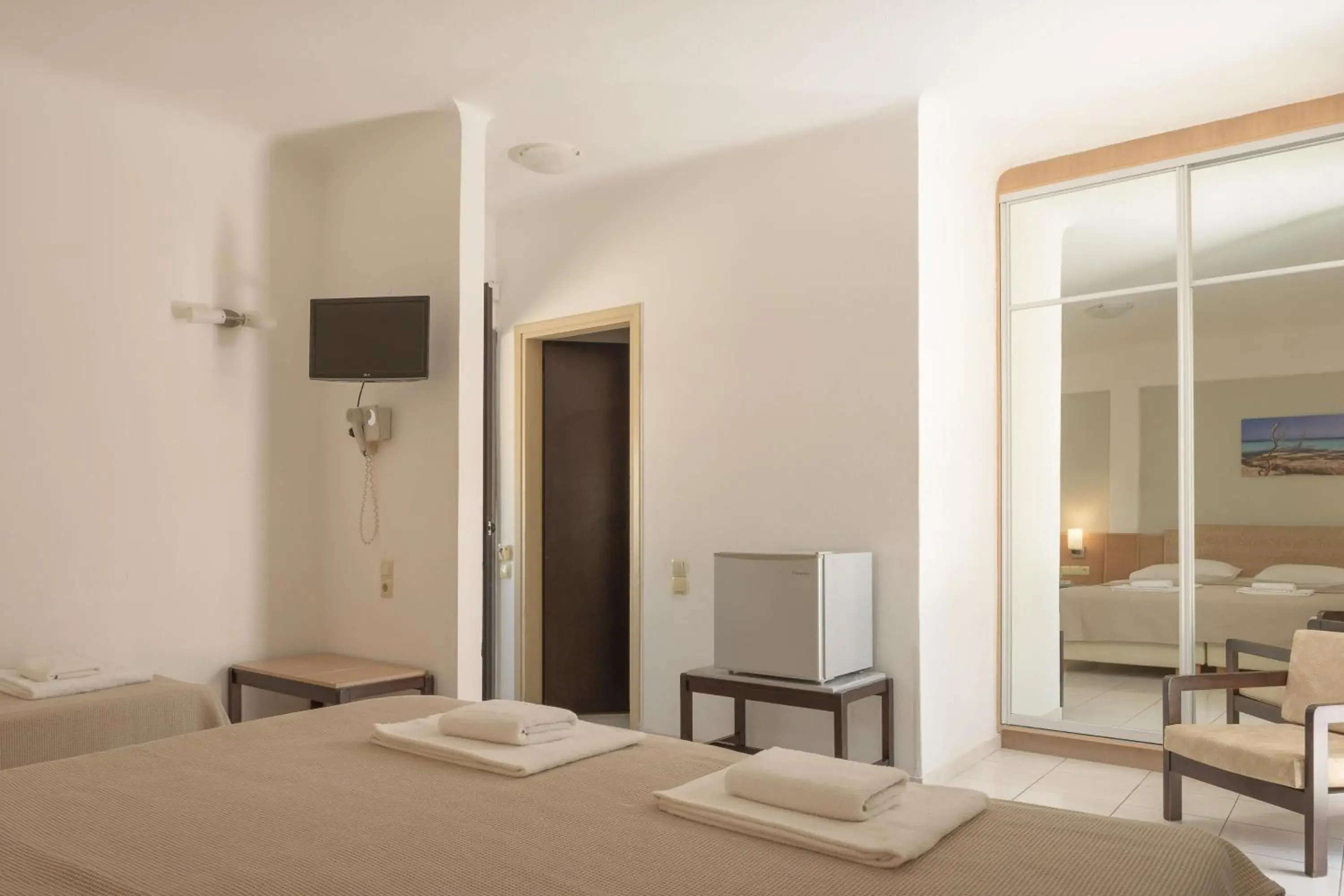 Photo of the whole room, Bed in Sergios Hotel Photo of the whole room, Bed in Sergios Hotel