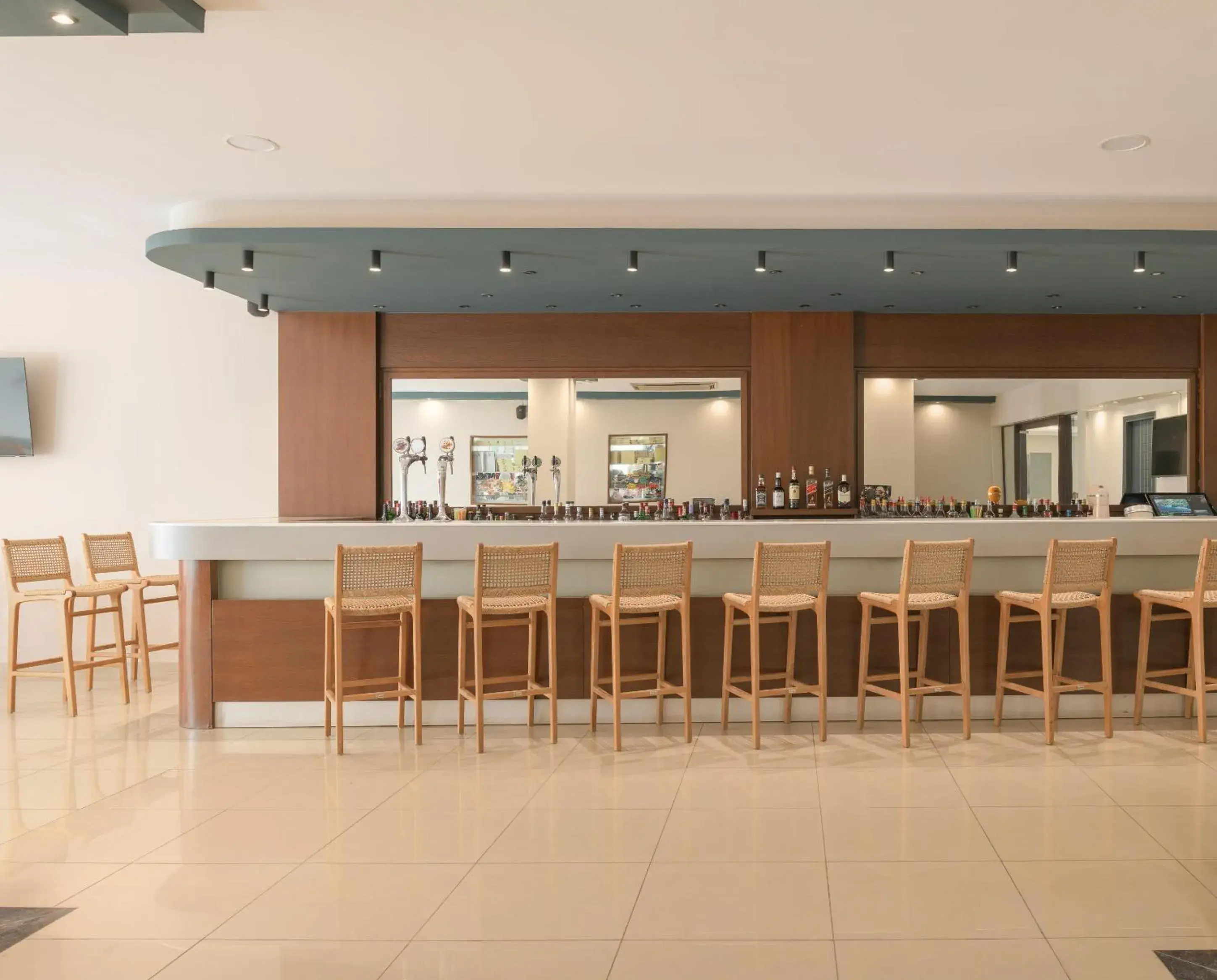 Lounge or bar in Sergios Hotel Lounge or bar in Sergios Hotel