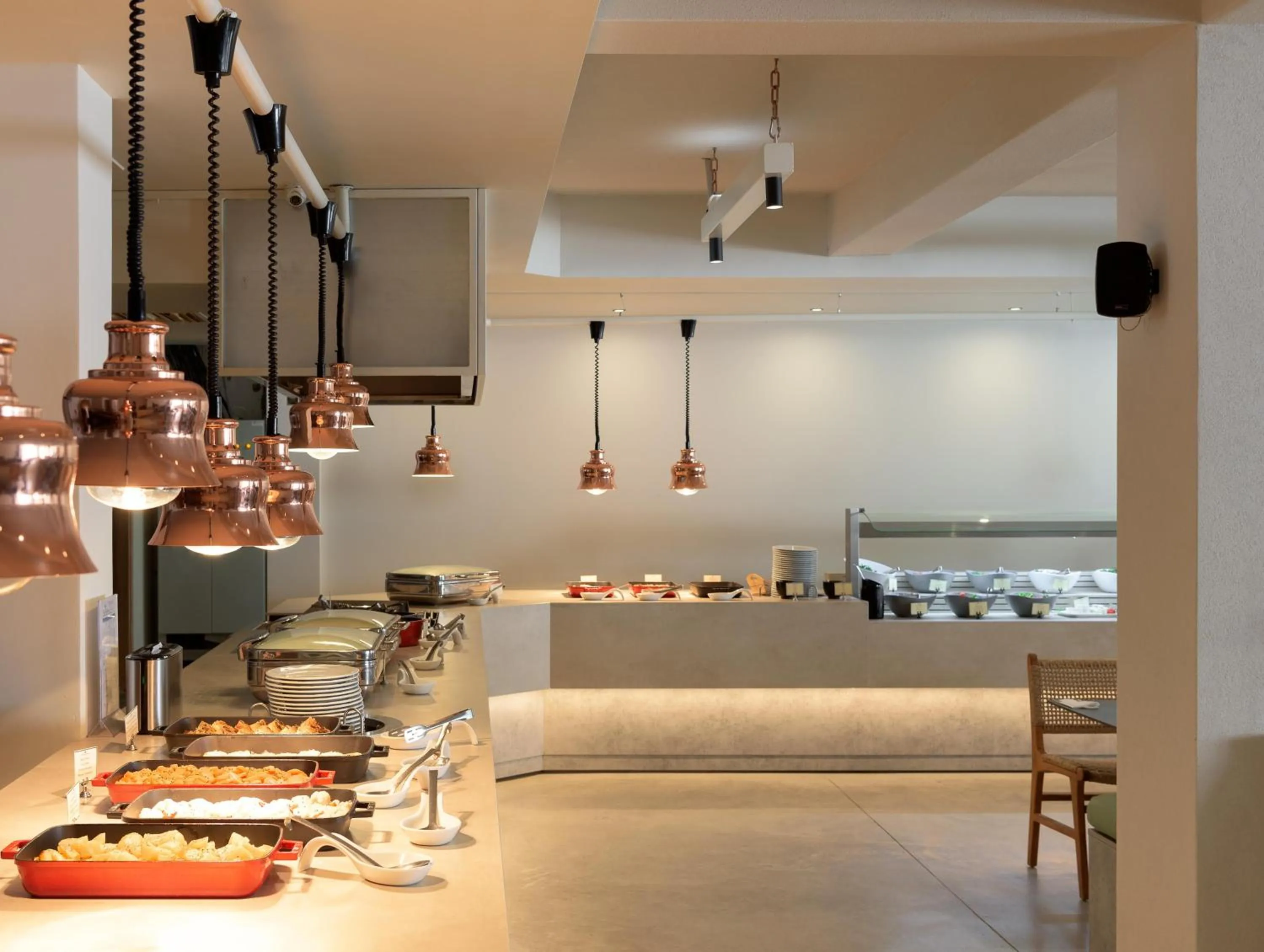 Restaurant/places to eat in Sergios Hotel