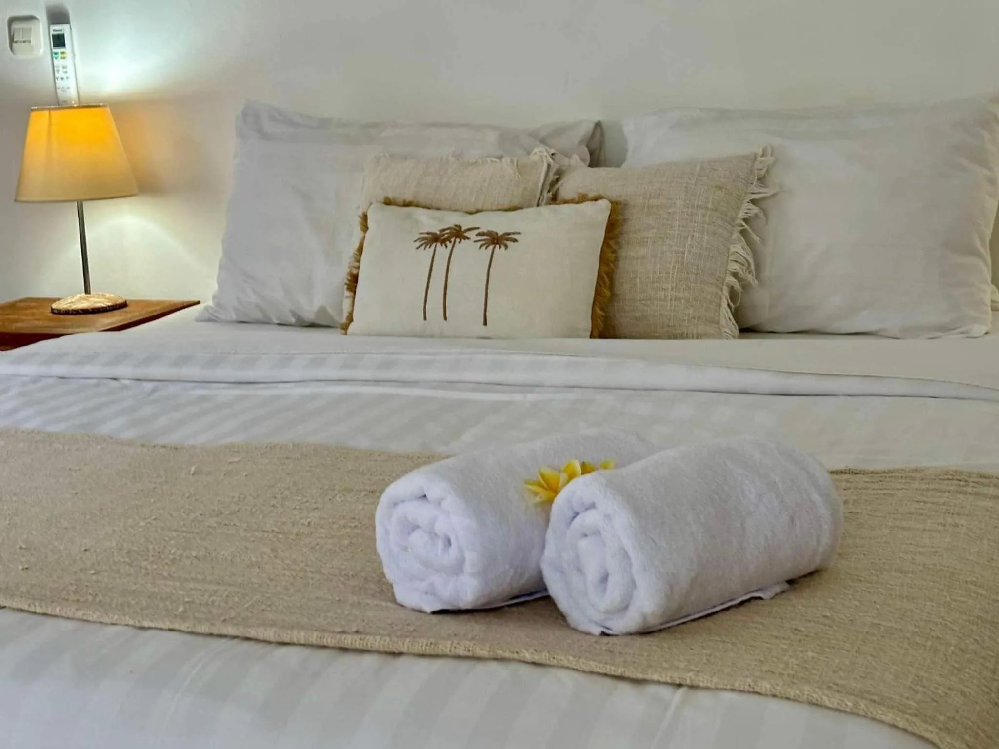 Bedroom, Bed in The Captains Villa