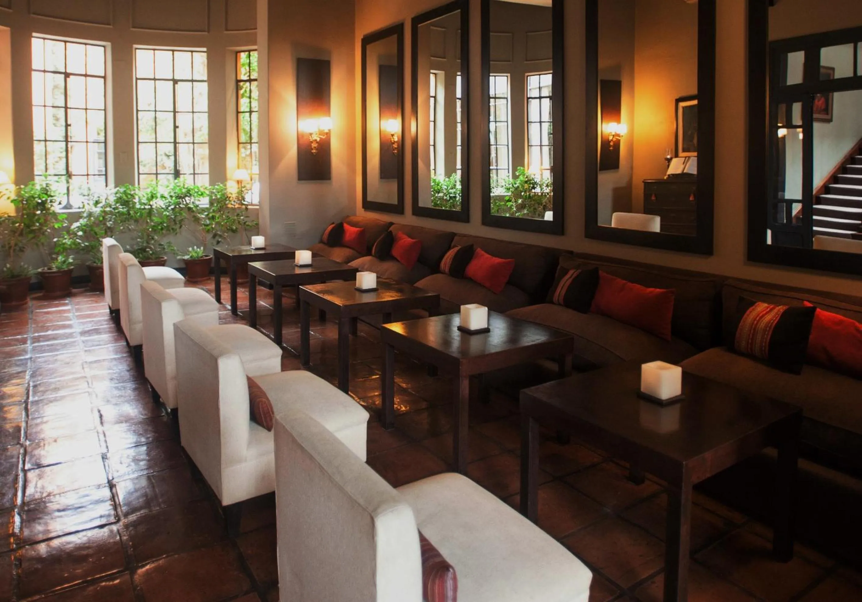 Lounge or bar in Legado Mitico Salta Hotel Boutique