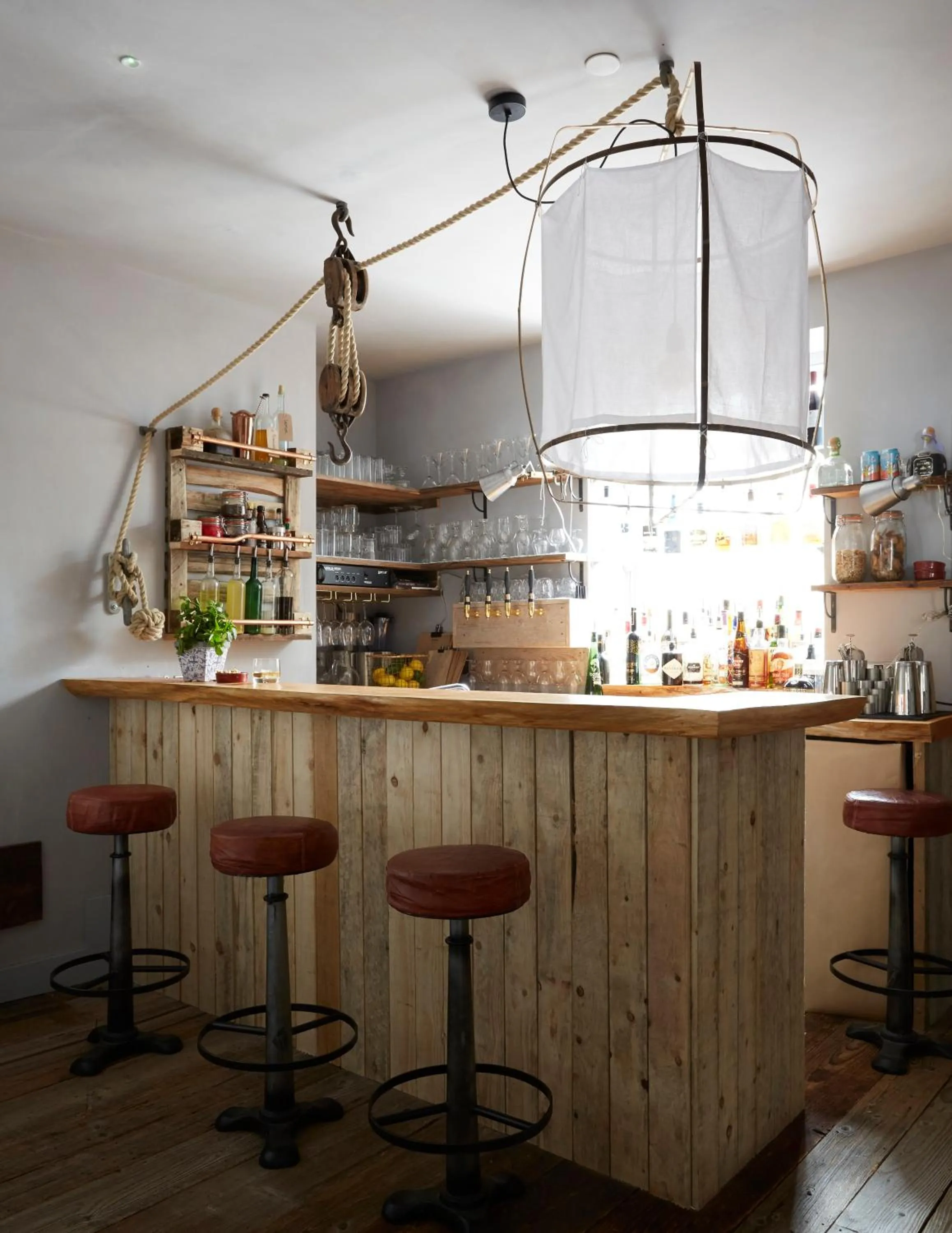 Lounge or bar in Artist Residence Cornwall