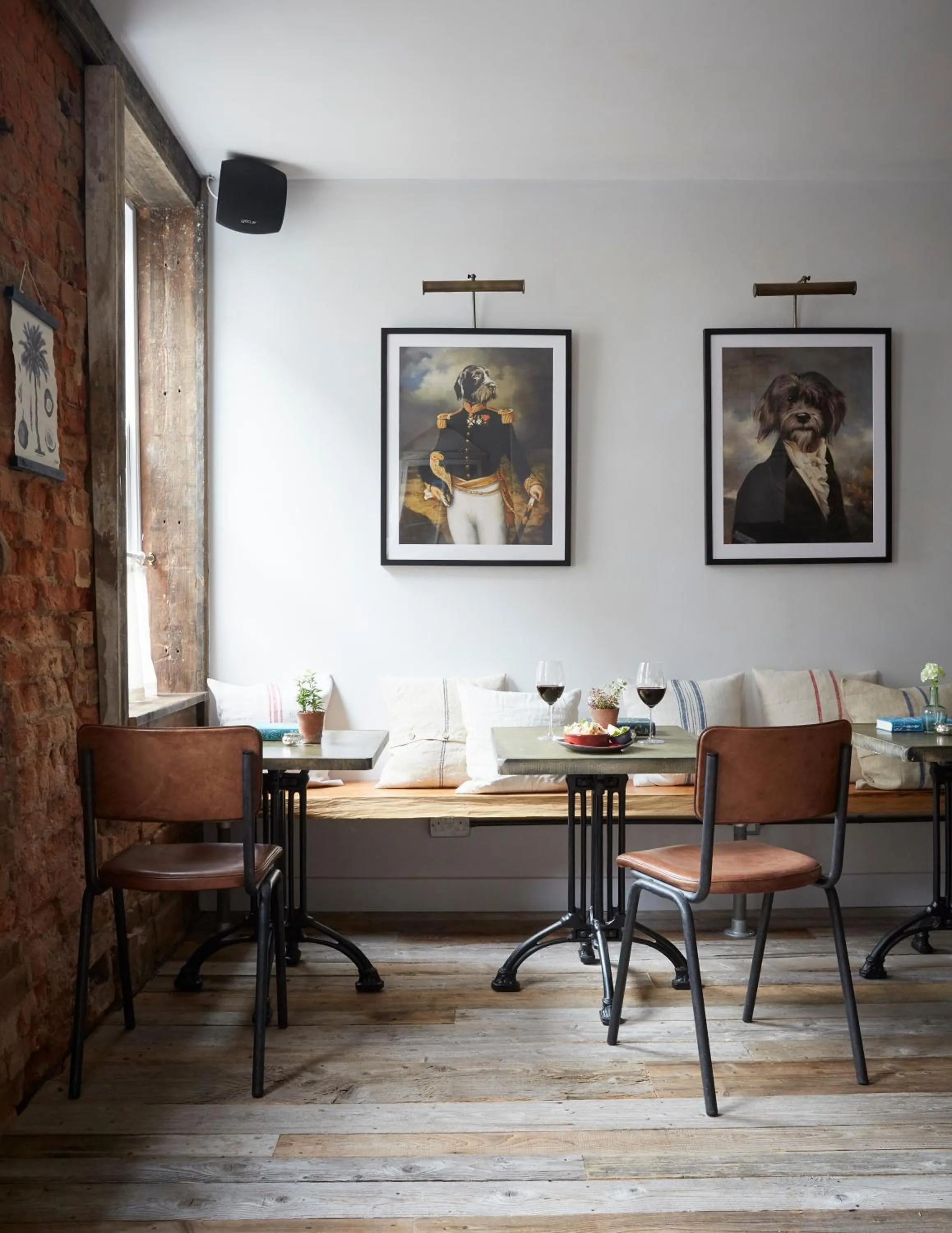 Restaurant/places to eat in Artist Residence Cornwall