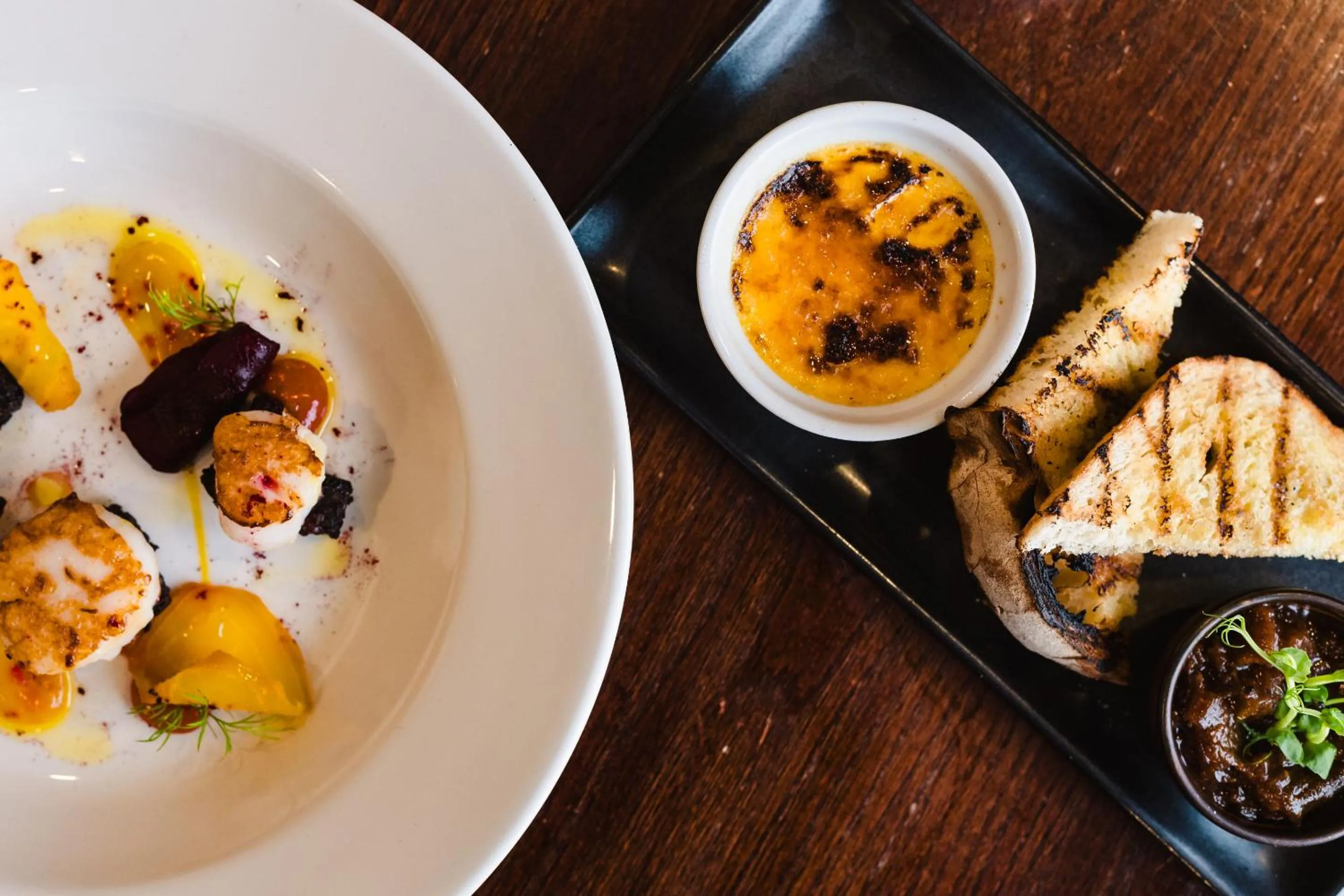 Food and drinks in Crown Lodge Hotel