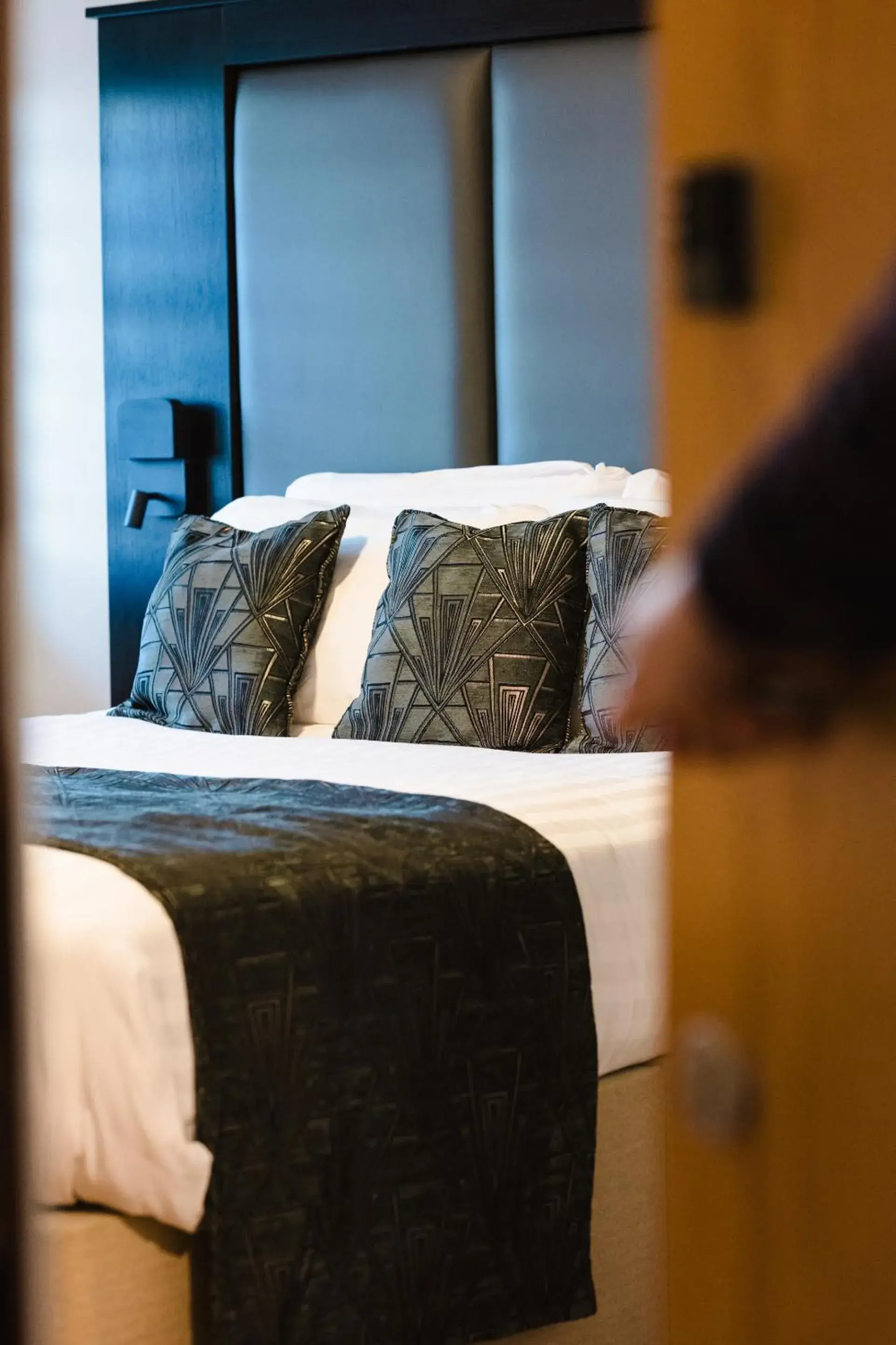 Bedroom, Bed in Crown Lodge Hotel Bedroom, Bed in Crown Lodge Hotel