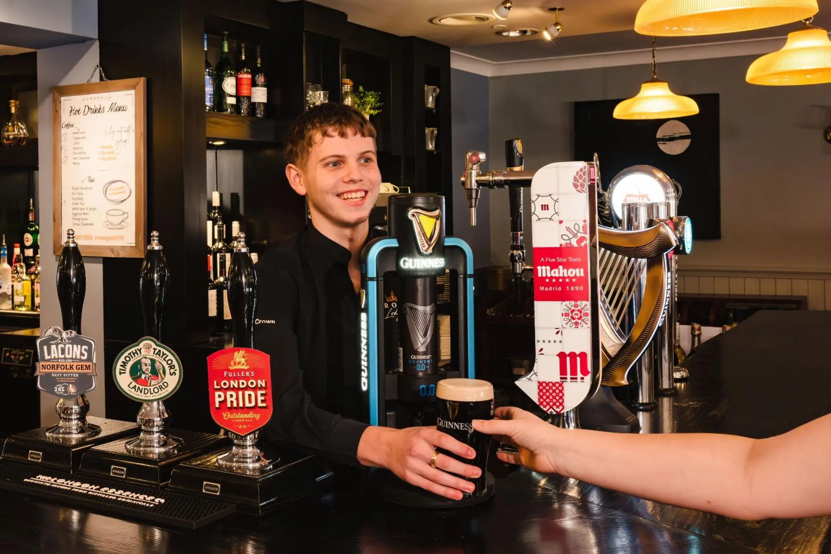 Lounge or bar in Crown Lodge Hotel Lounge or bar in Crown Lodge Hotel