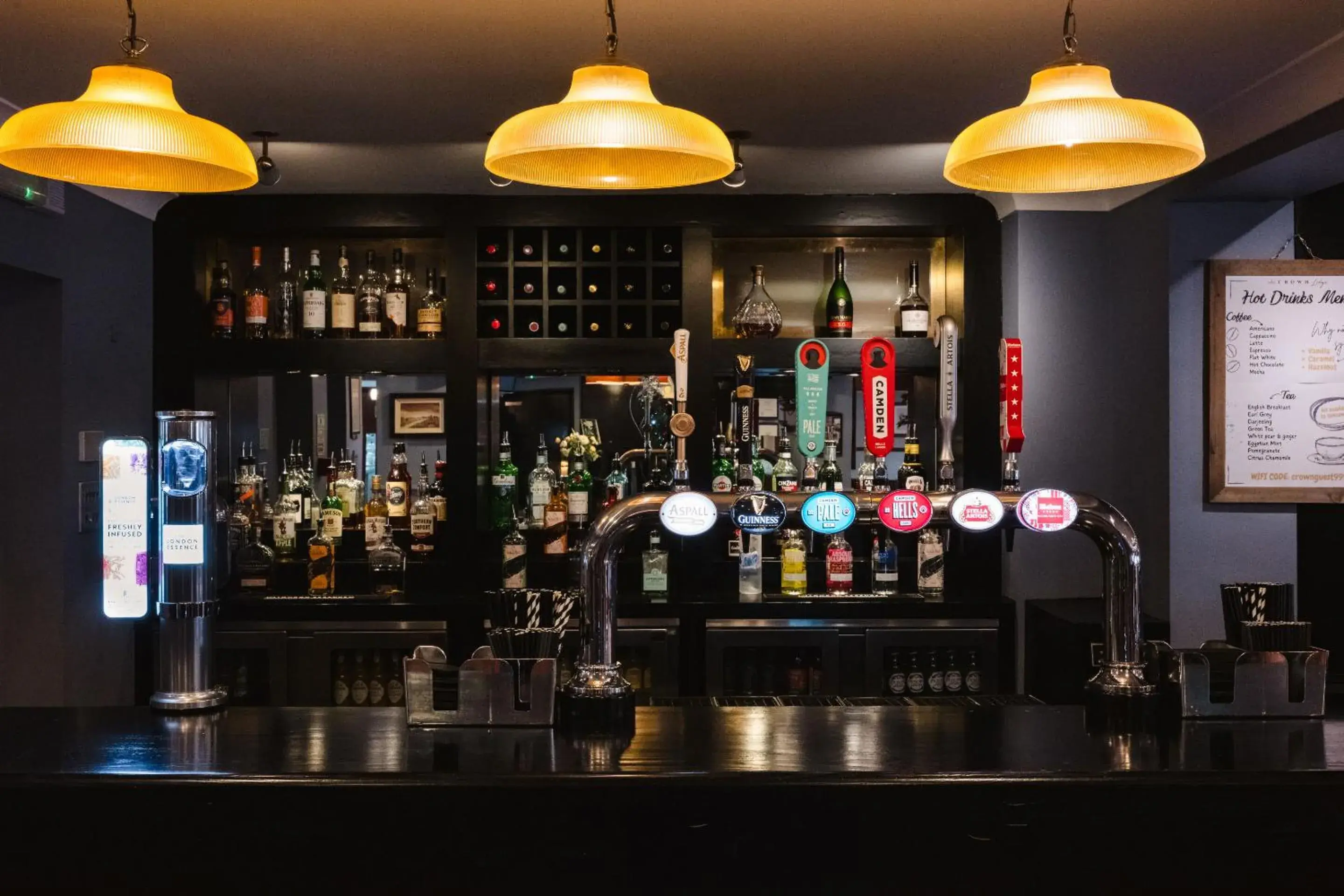 Lounge or bar in Crown Lodge Hotel Lounge or bar in Crown Lodge Hotel