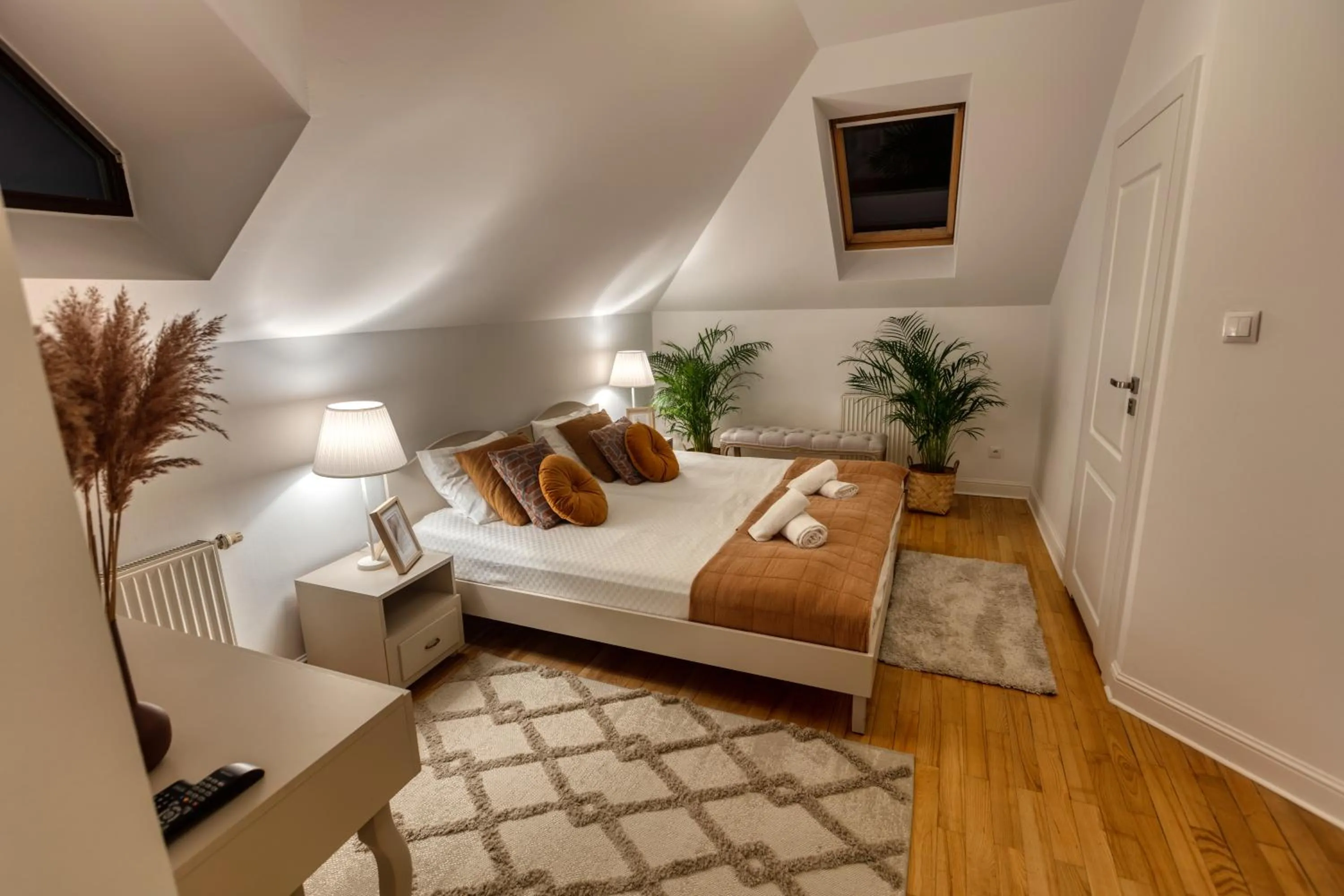 Bedroom, Bed in Dwór Konstancin