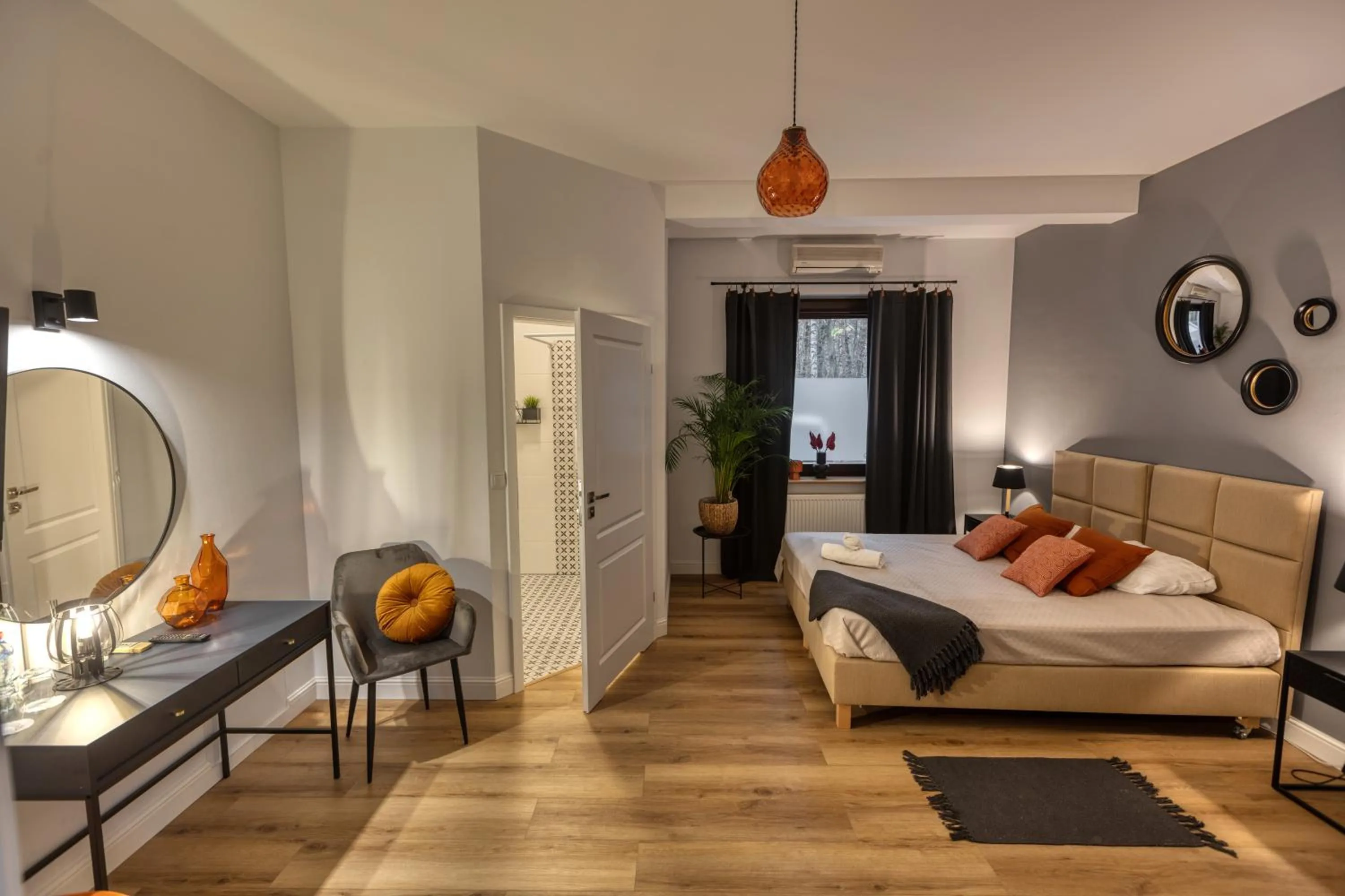 Bedroom, Bed in Dwór Konstancin