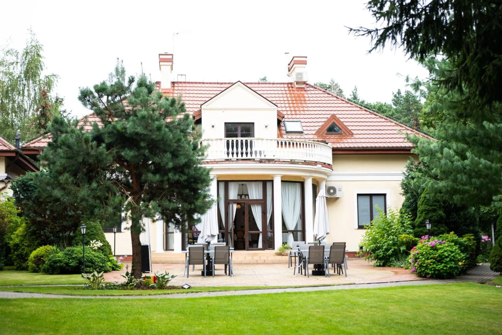 Property building in Dwór Konstancin