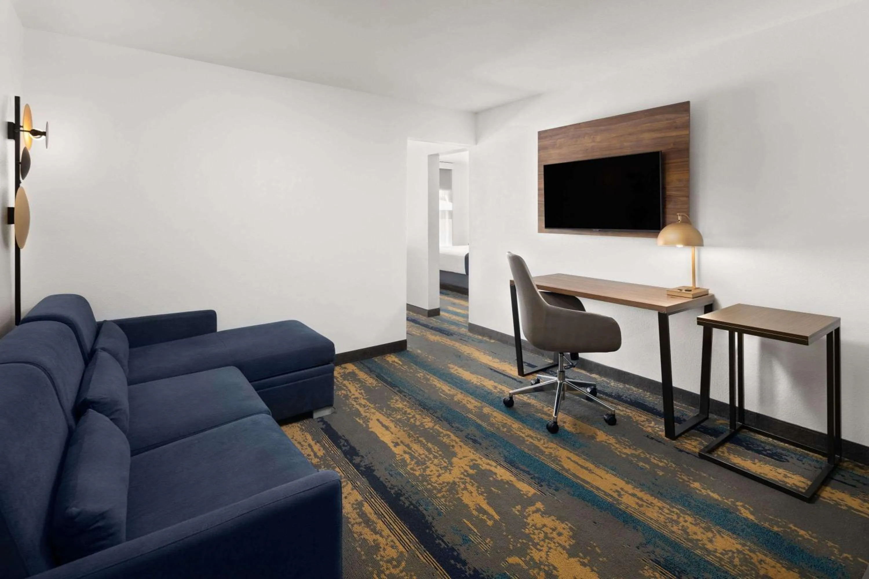 Photo of the whole room in La Quinta by Wyndham Kennewick