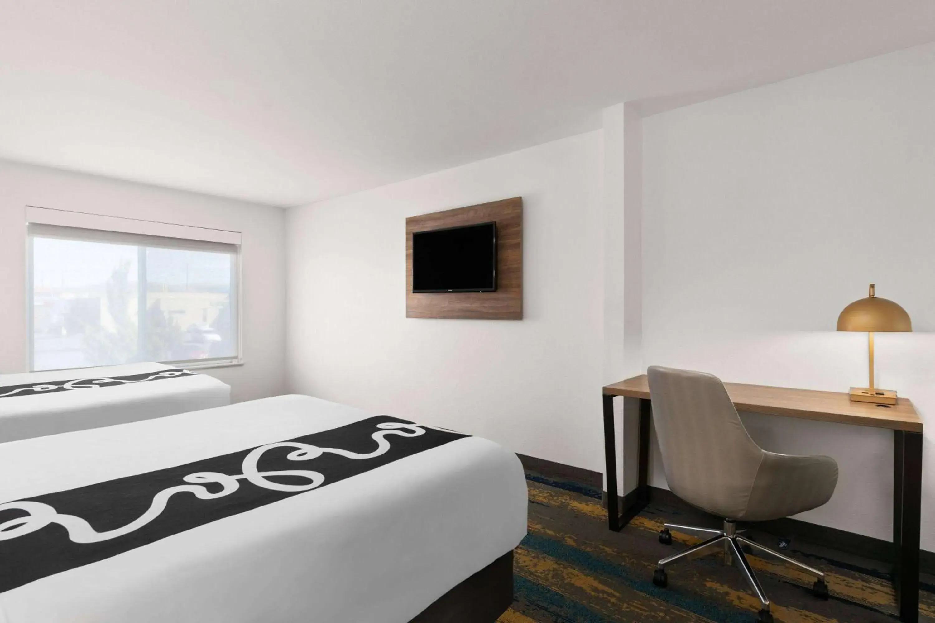 Photo of the whole room, Bed in La Quinta by Wyndham Kennewick Photo of the whole room, Bed in La Quinta by Wyndham Kennewick