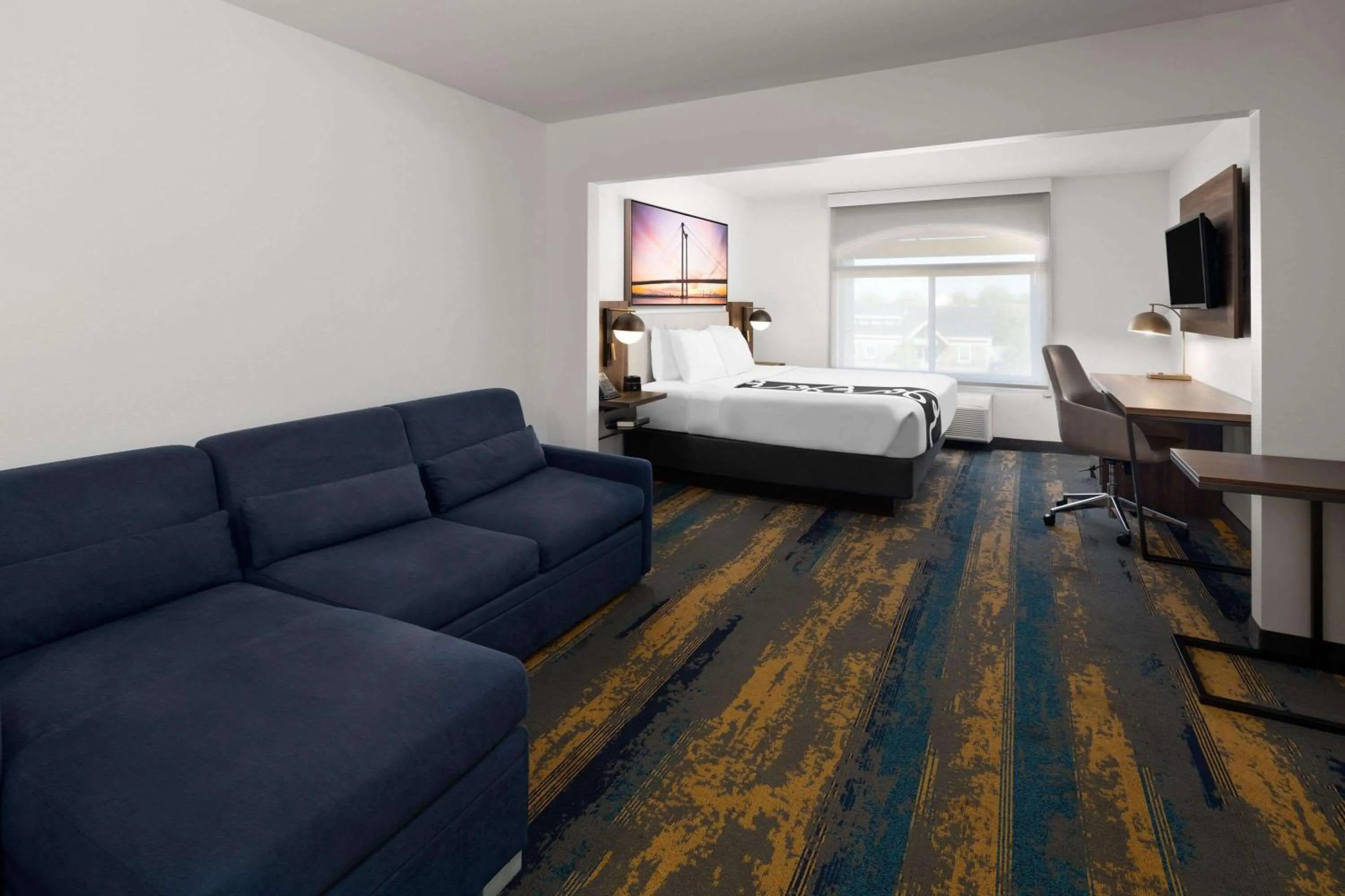 Photo of the whole room, Bed in La Quinta by Wyndham Kennewick