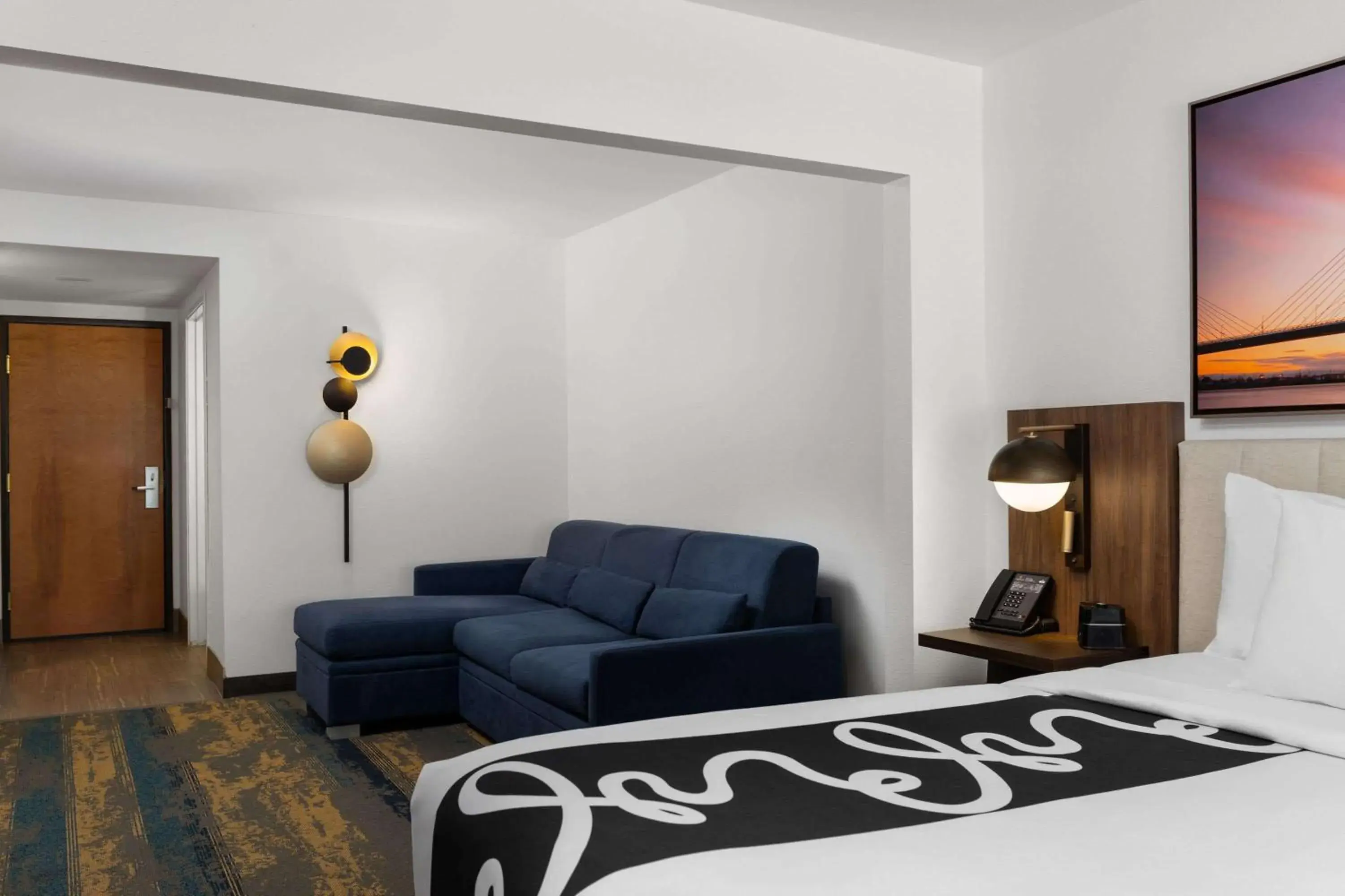 Photo of the whole room, Bed in La Quinta by Wyndham Kennewick Photo of the whole room, Bed in La Quinta by Wyndham Kennewick