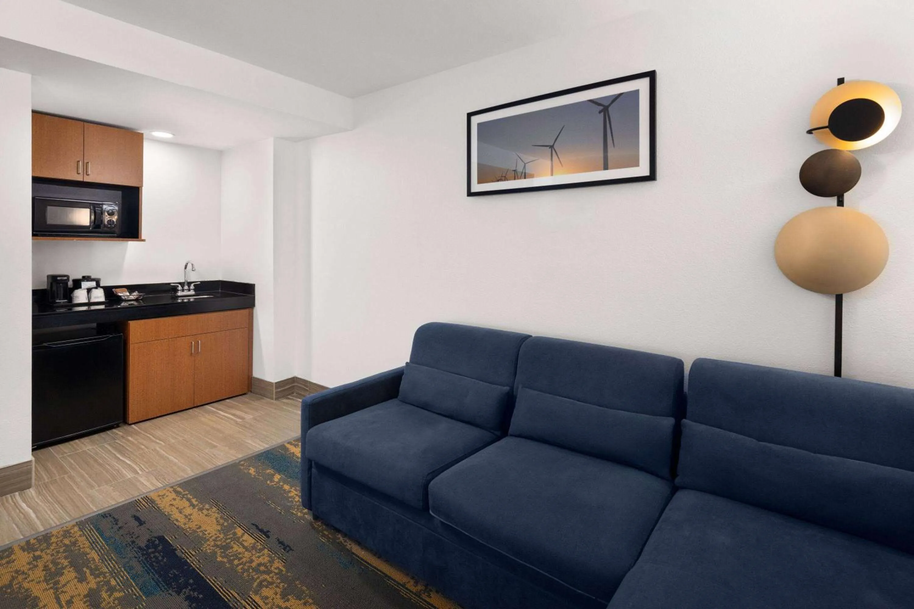 Photo of the whole room in La Quinta by Wyndham Kennewick