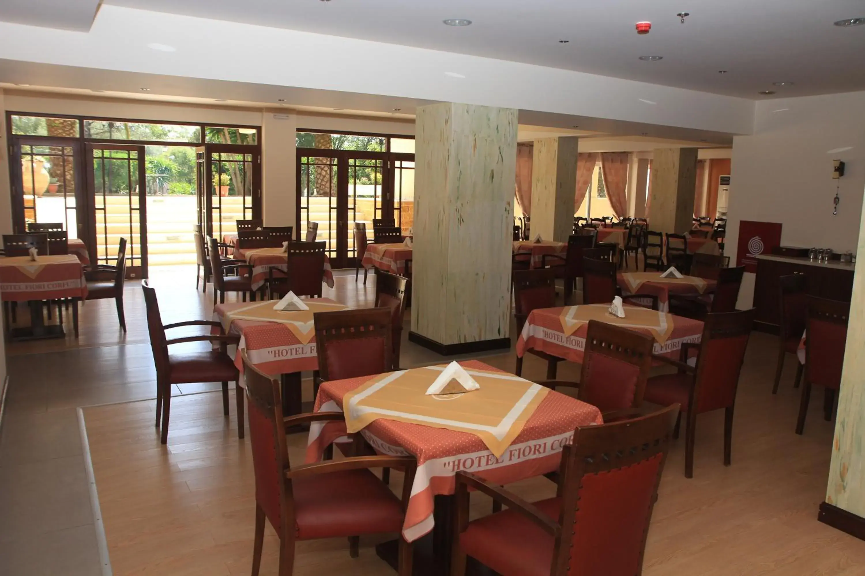 Restaurant/places to eat in Fiori Hotel Restaurant/places to eat in Fiori Hotel