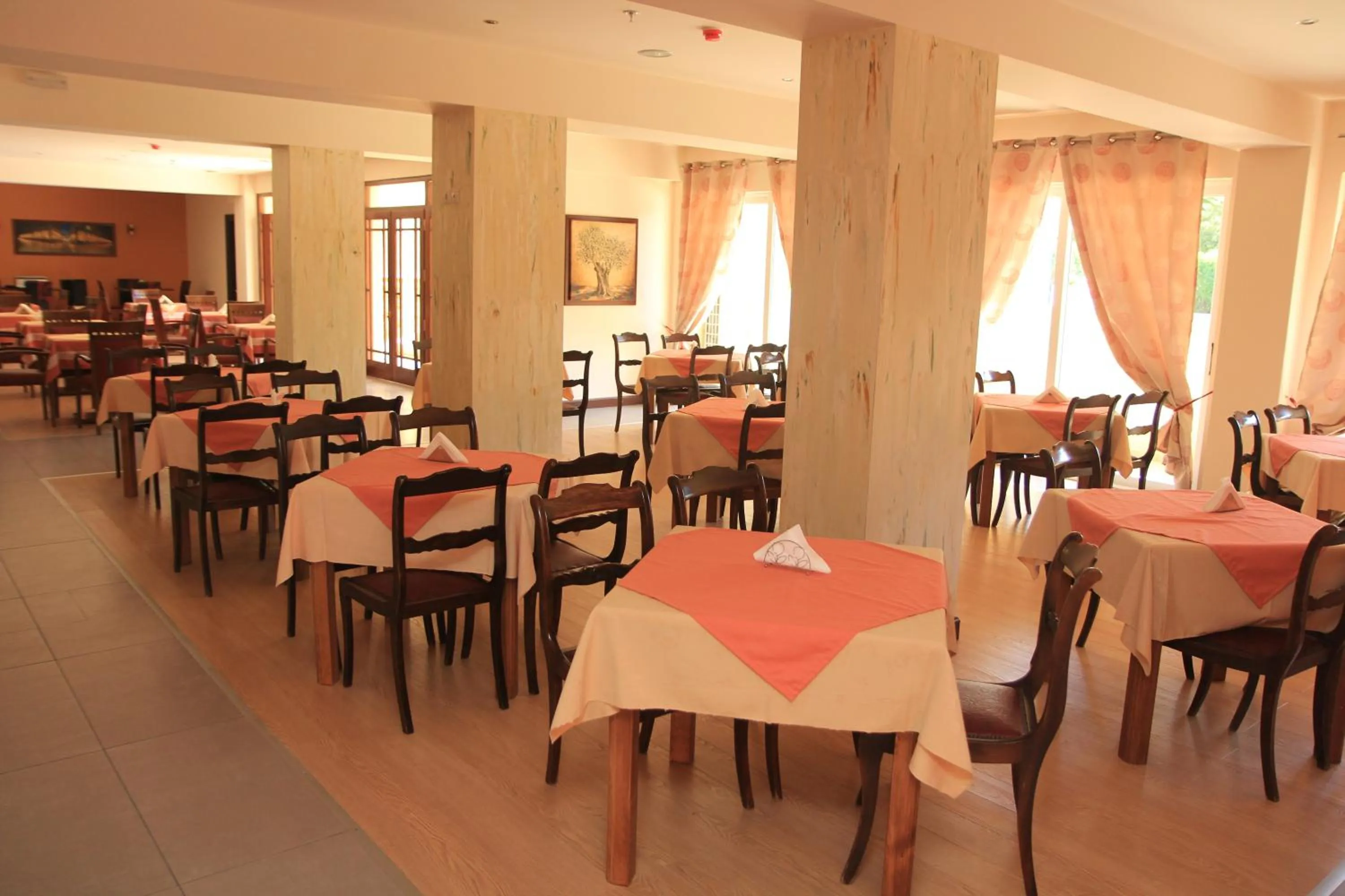 Food and drinks in Fiori Hotel