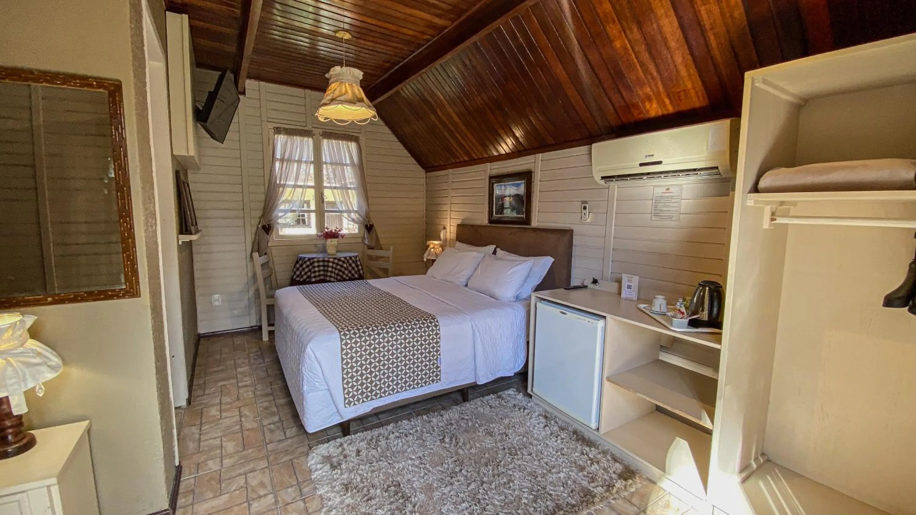 Photo of the whole room, Bed in Pousada Caliandra Da Serra