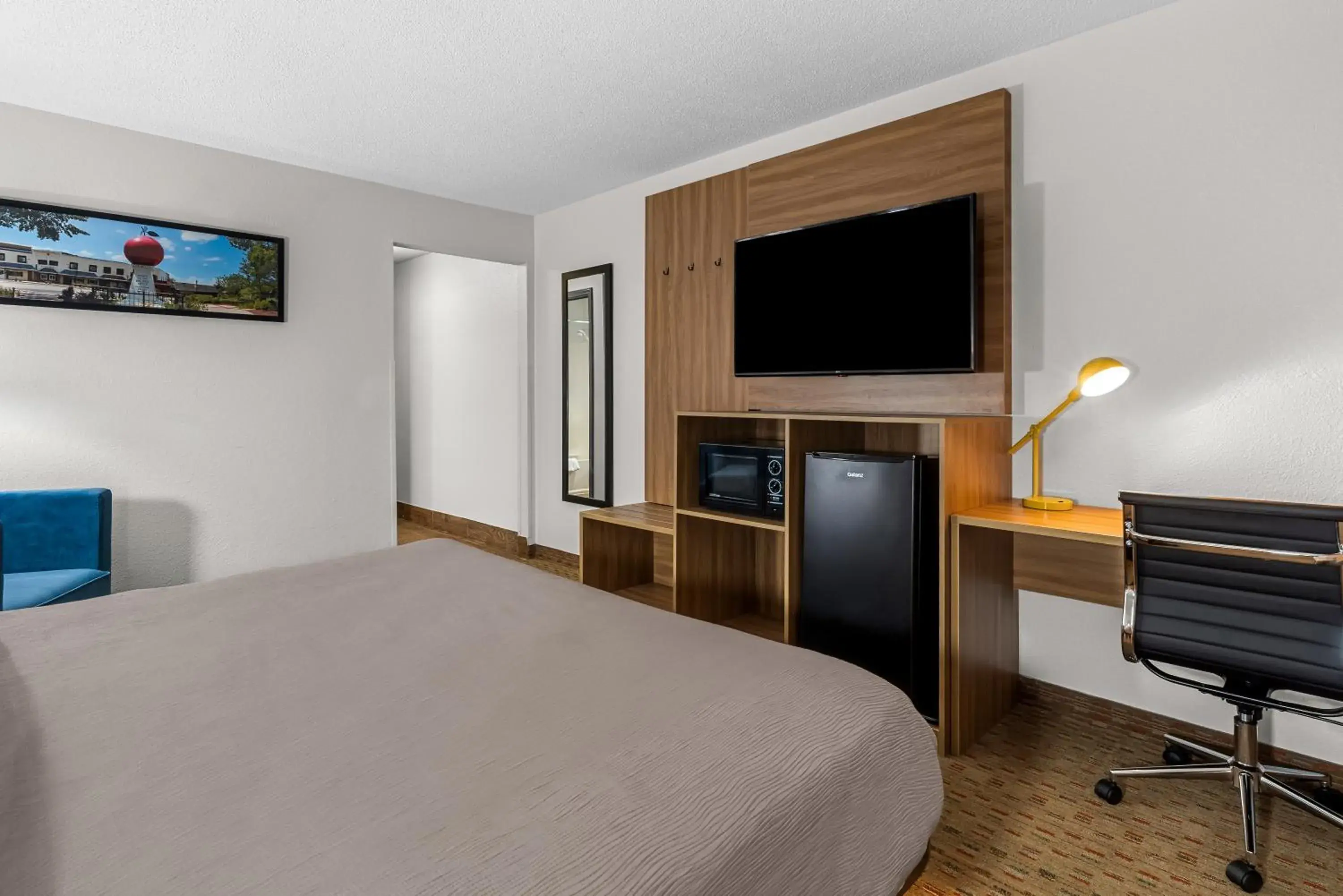 Bed in Quality Inn Bed in Quality Inn