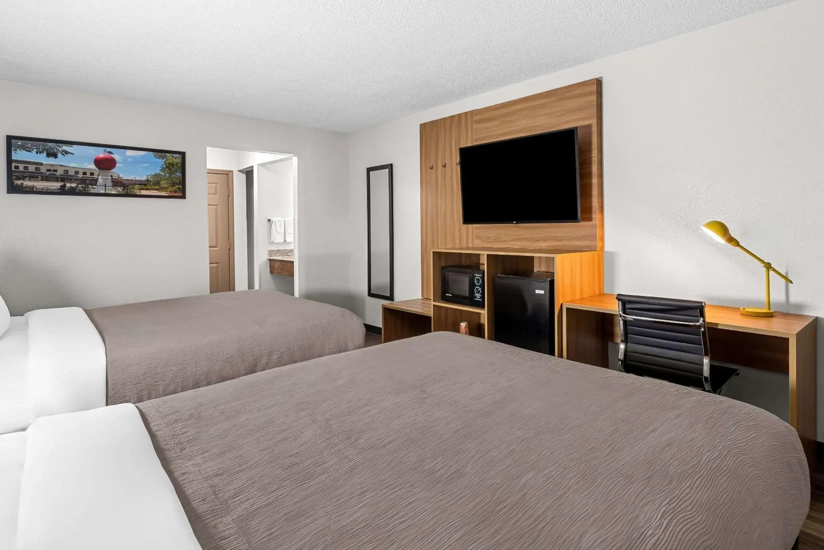 Bedroom, Bed in Quality Inn Bedroom, Bed in Quality Inn