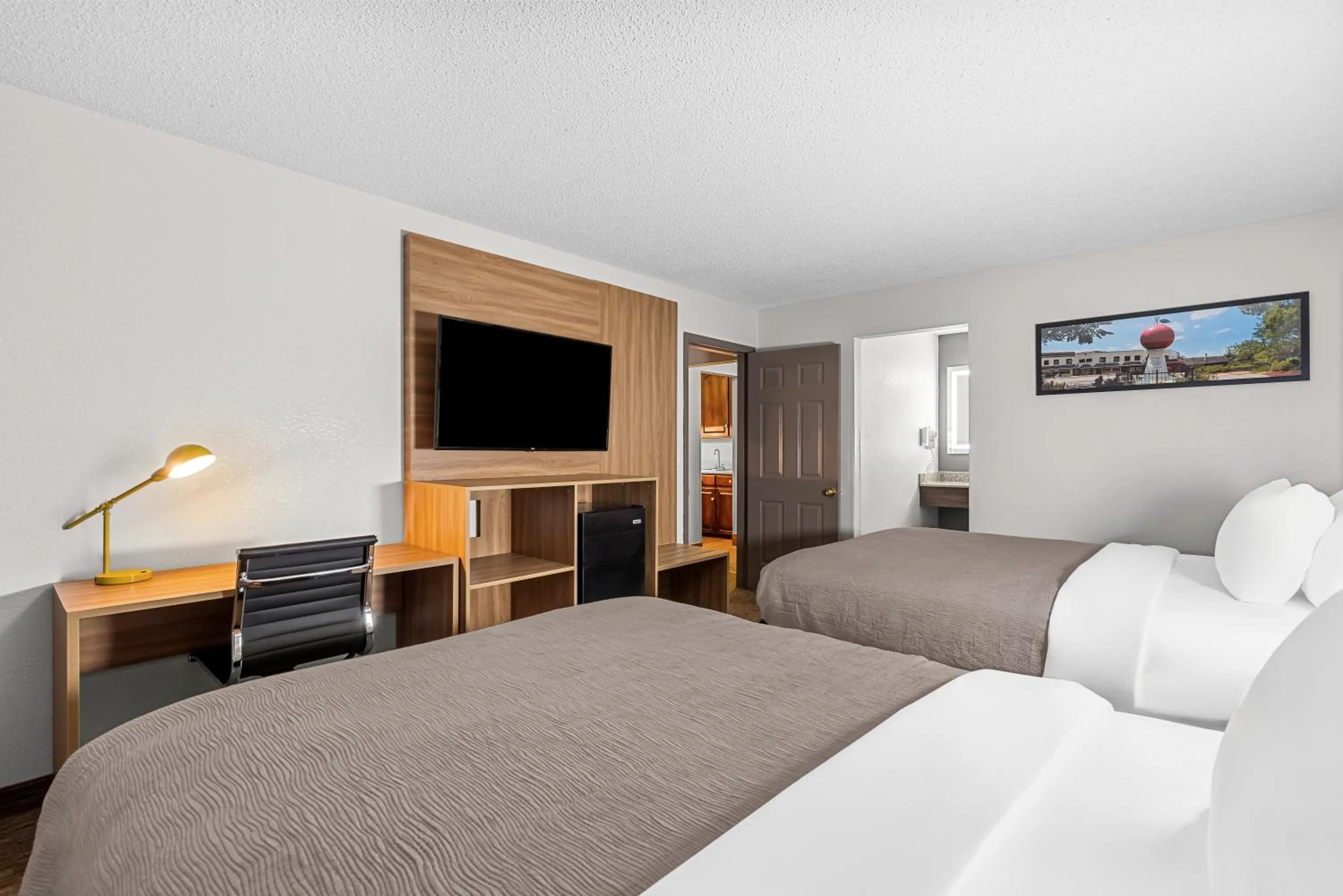 Bed in Quality Inn Cornelia