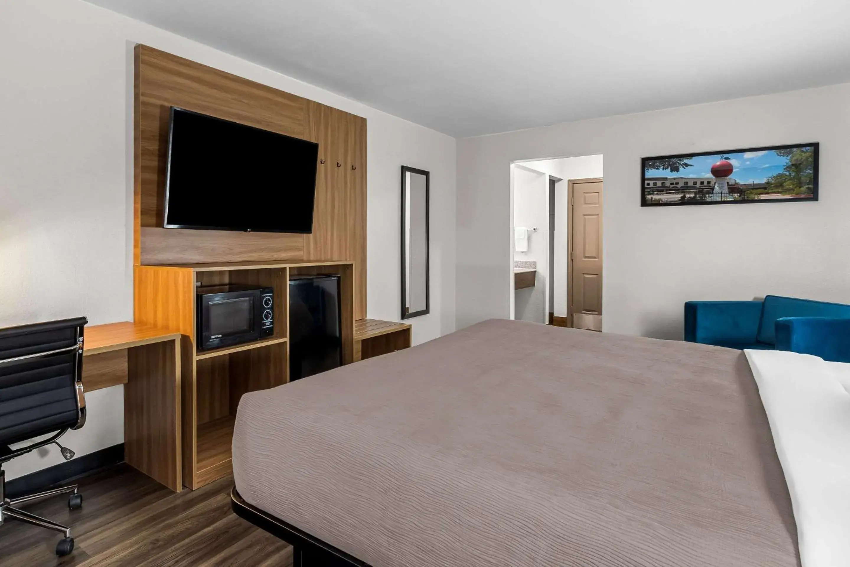 Bedroom, Bed in Quality Inn Bedroom, Bed in Quality Inn