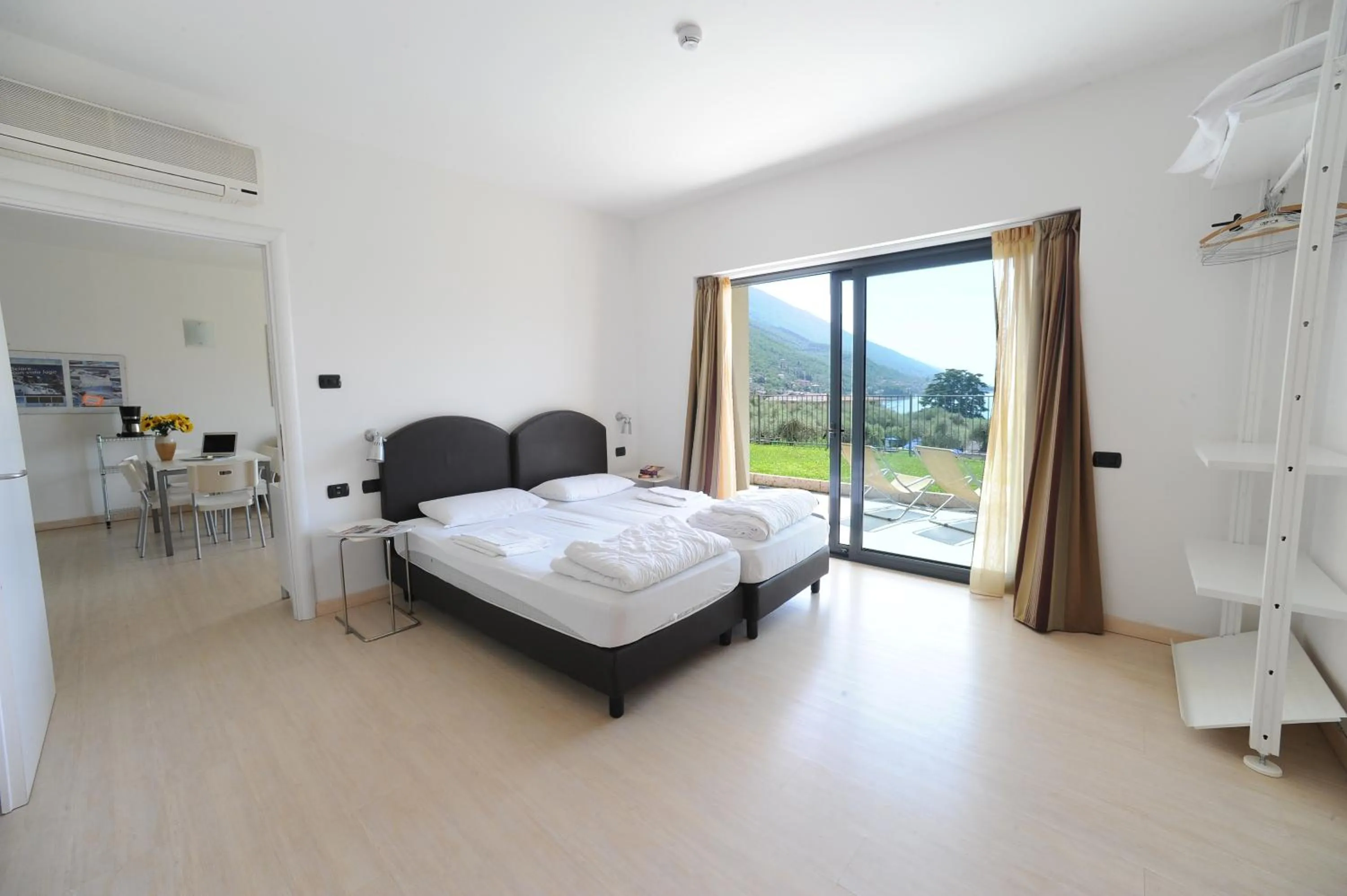 Bed in Residence Goethe