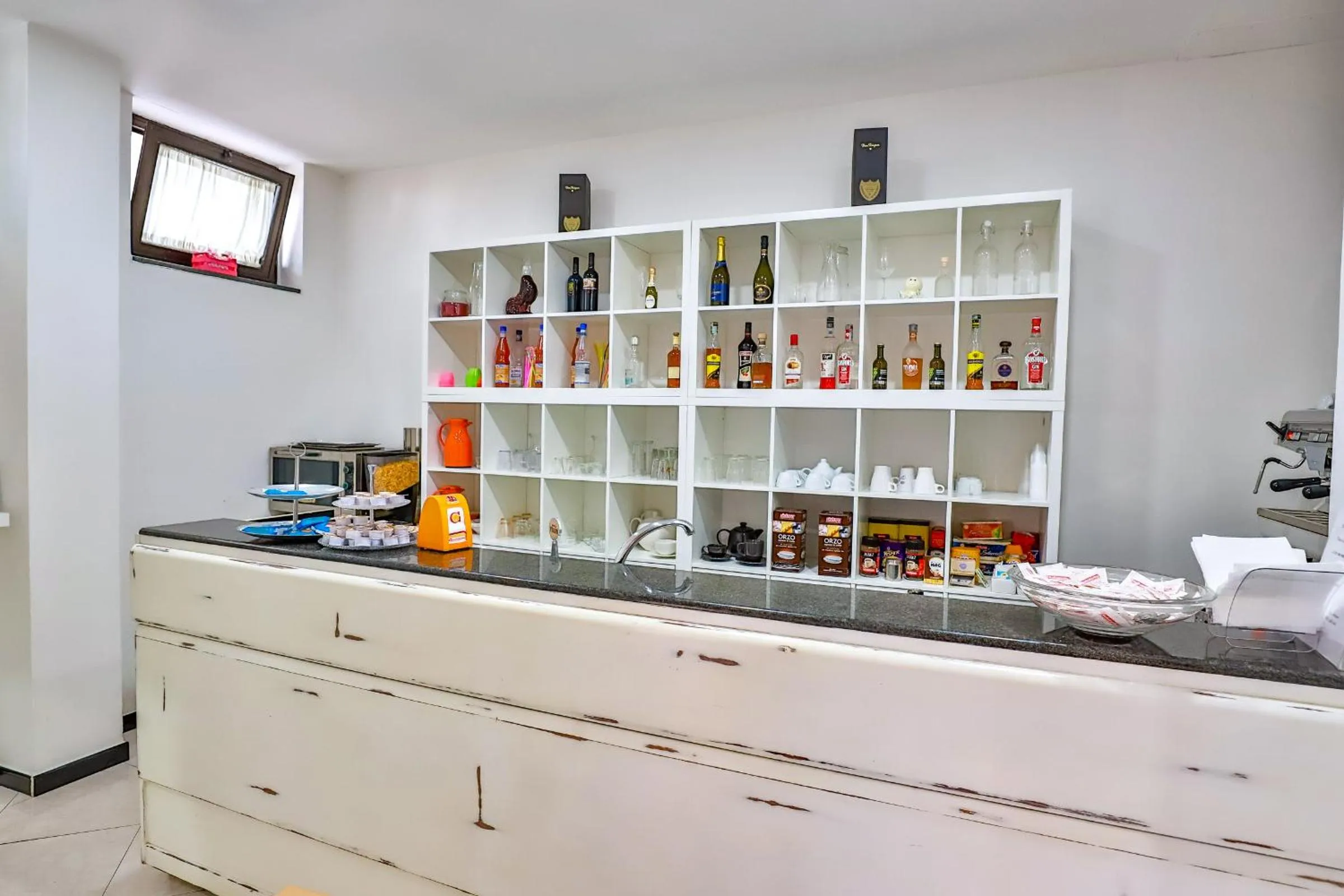 Lounge or bar in Hotel Delfa