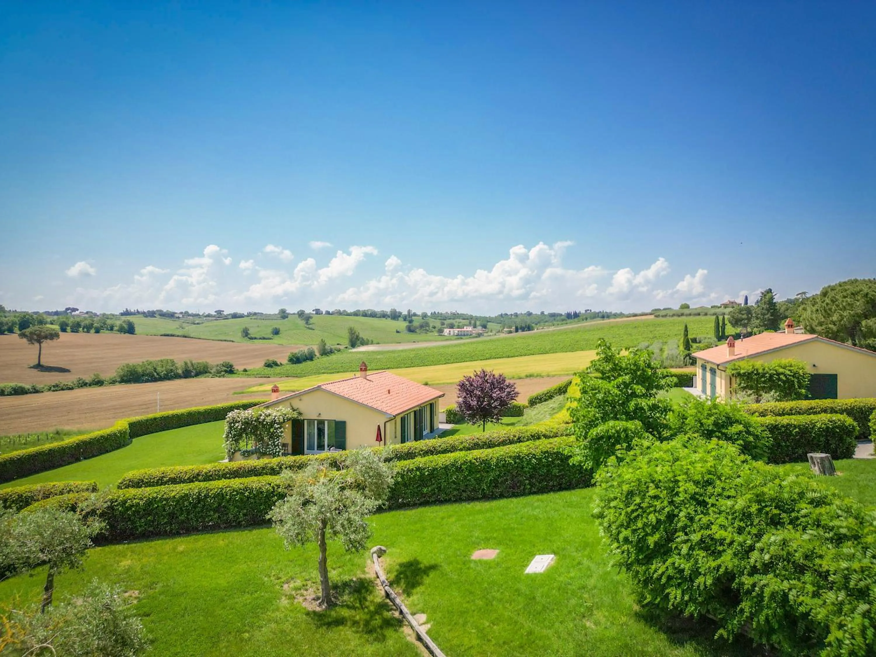 Garden view in Resort Borgo Syrah