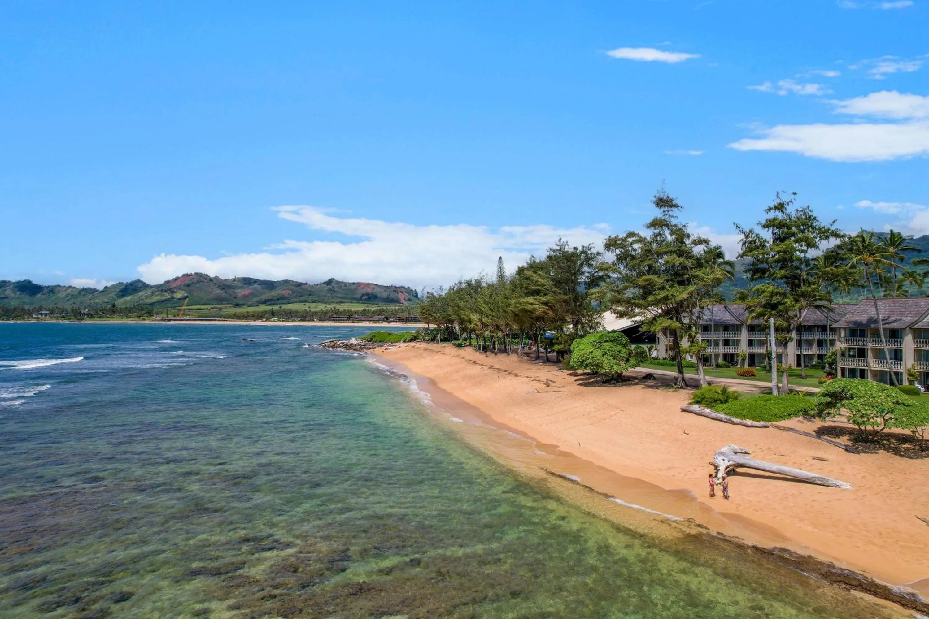 Property building in Aston Islander On The Beach