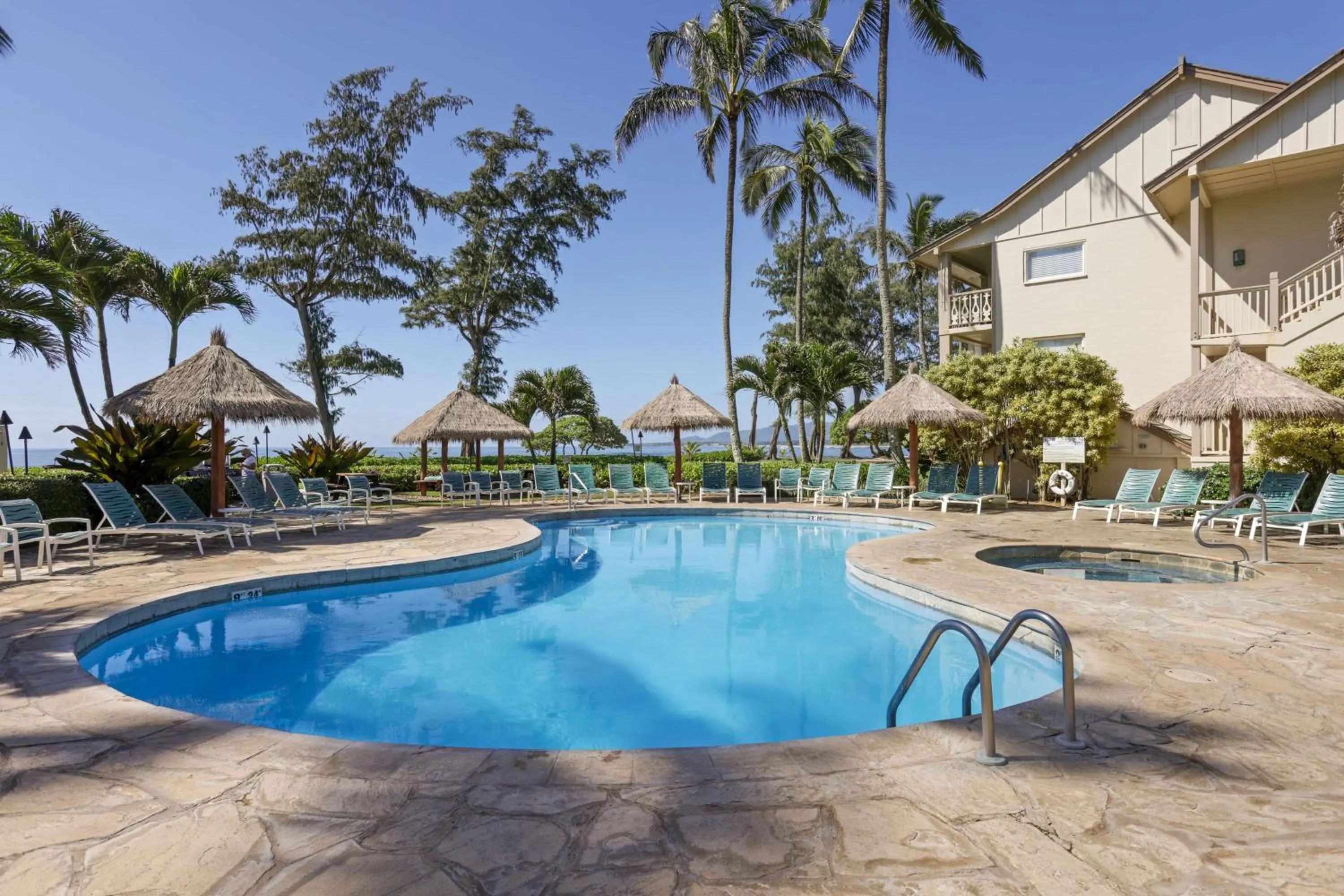 Property building in Aston Islander On The Beach
