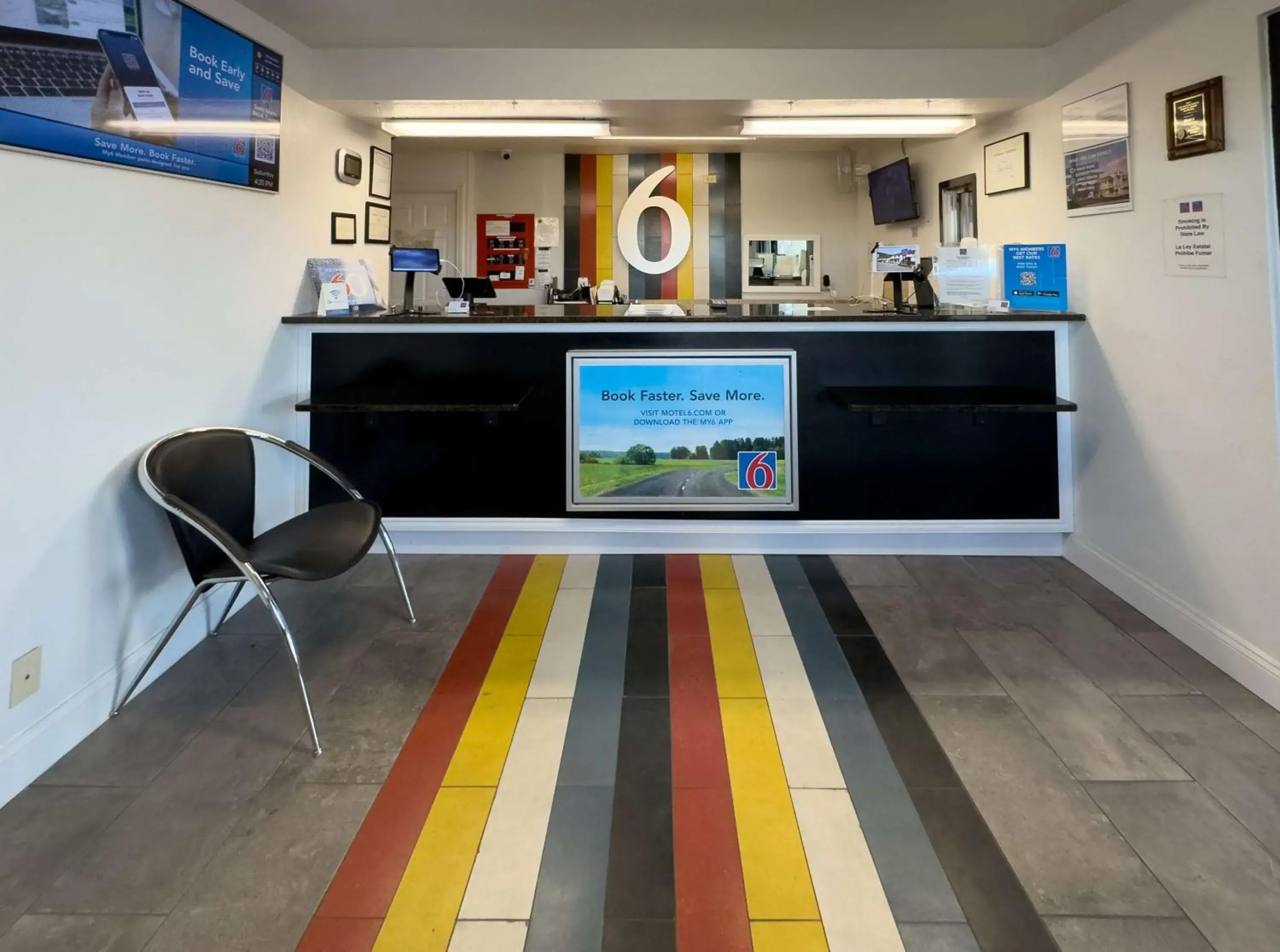 Lobby or reception in Motel 6-Janesville, WI