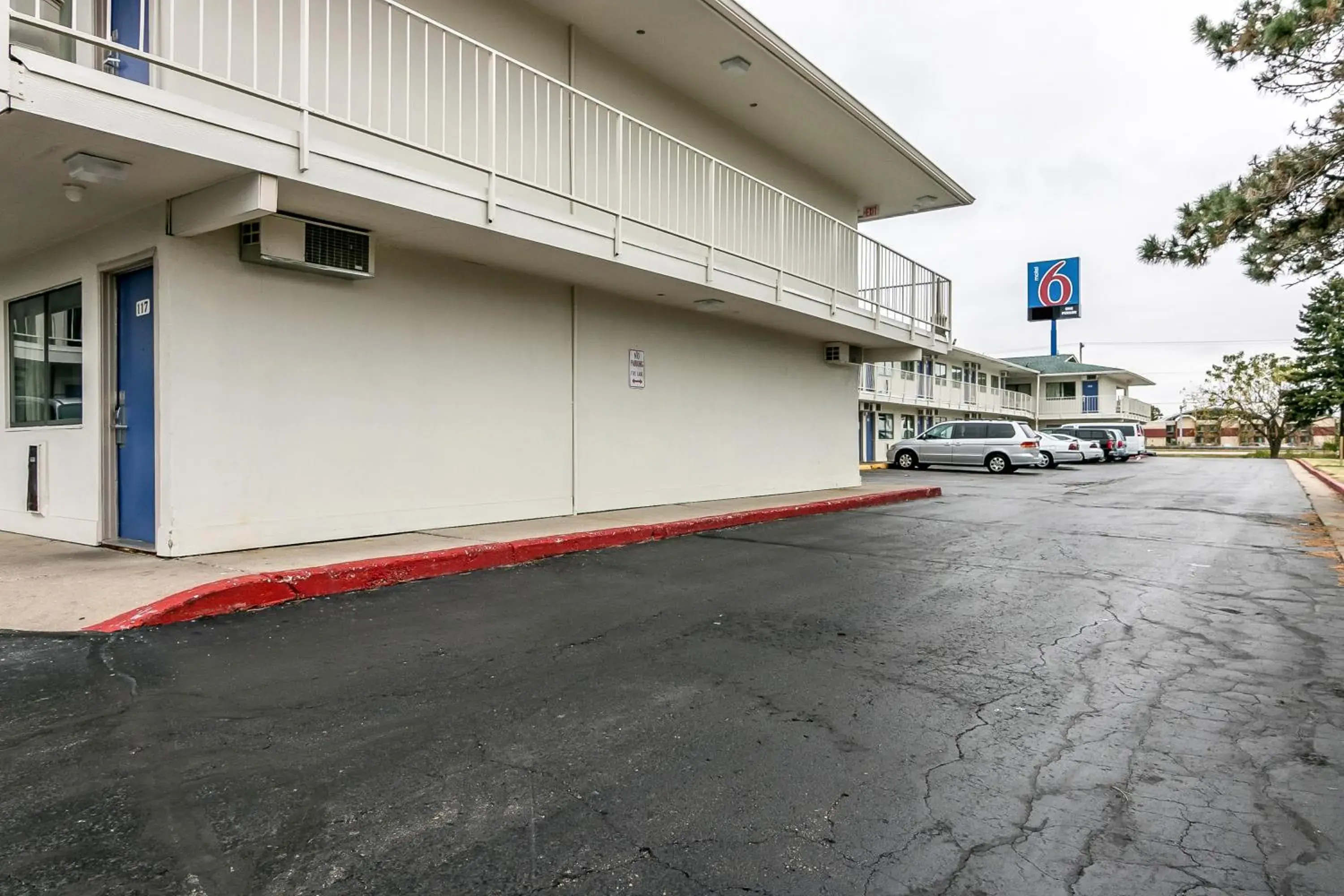 Facade/entrance, Property Building in Motel 6-Janesville, WI