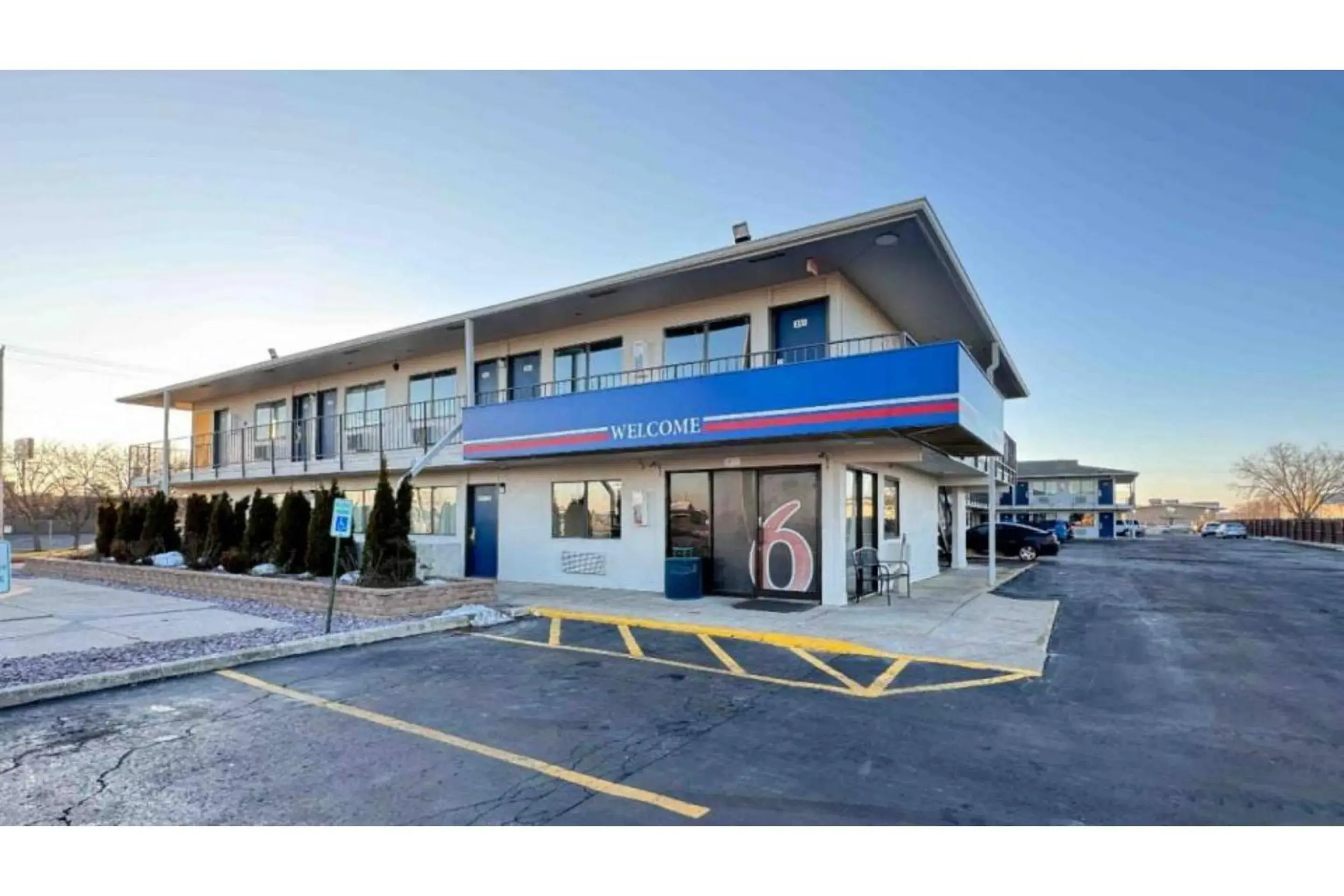 Property building in Motel 6-Janesville, WI Property building in Motel 6-Janesville, WI