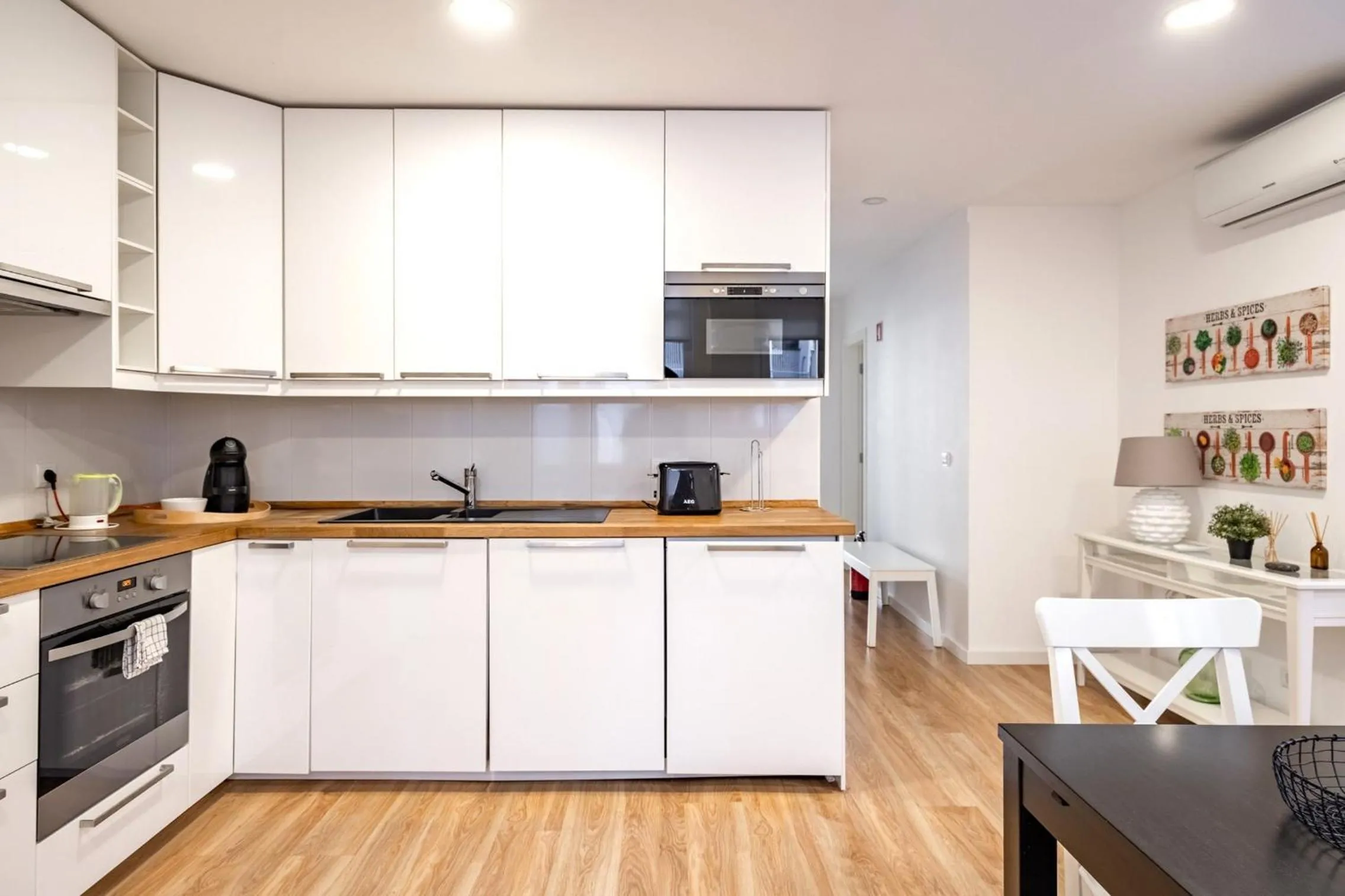 Kitchen or kitchenette in Akicity Marques Pearl II