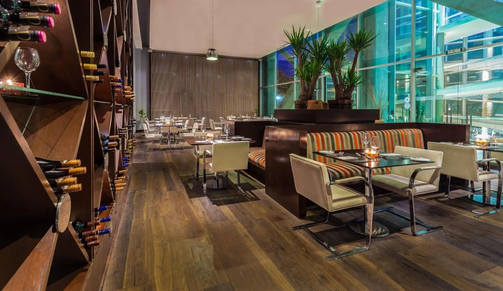 Restaurant/places to eat in Four Points By Sheraton Los Angeles