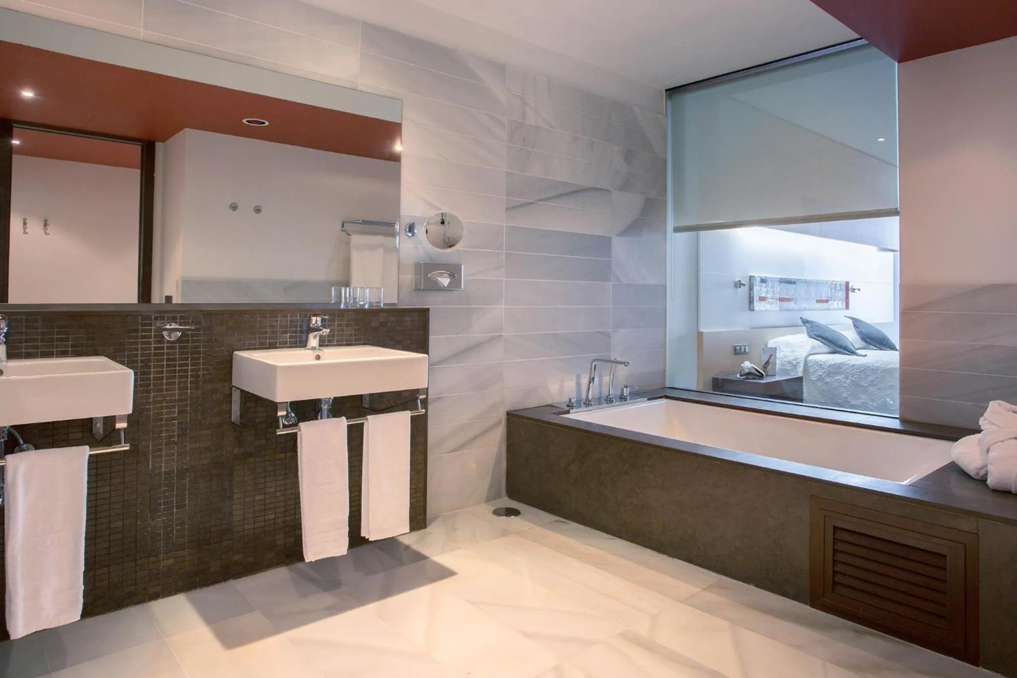 Bathroom, Bed in Hipotels Gran Conil