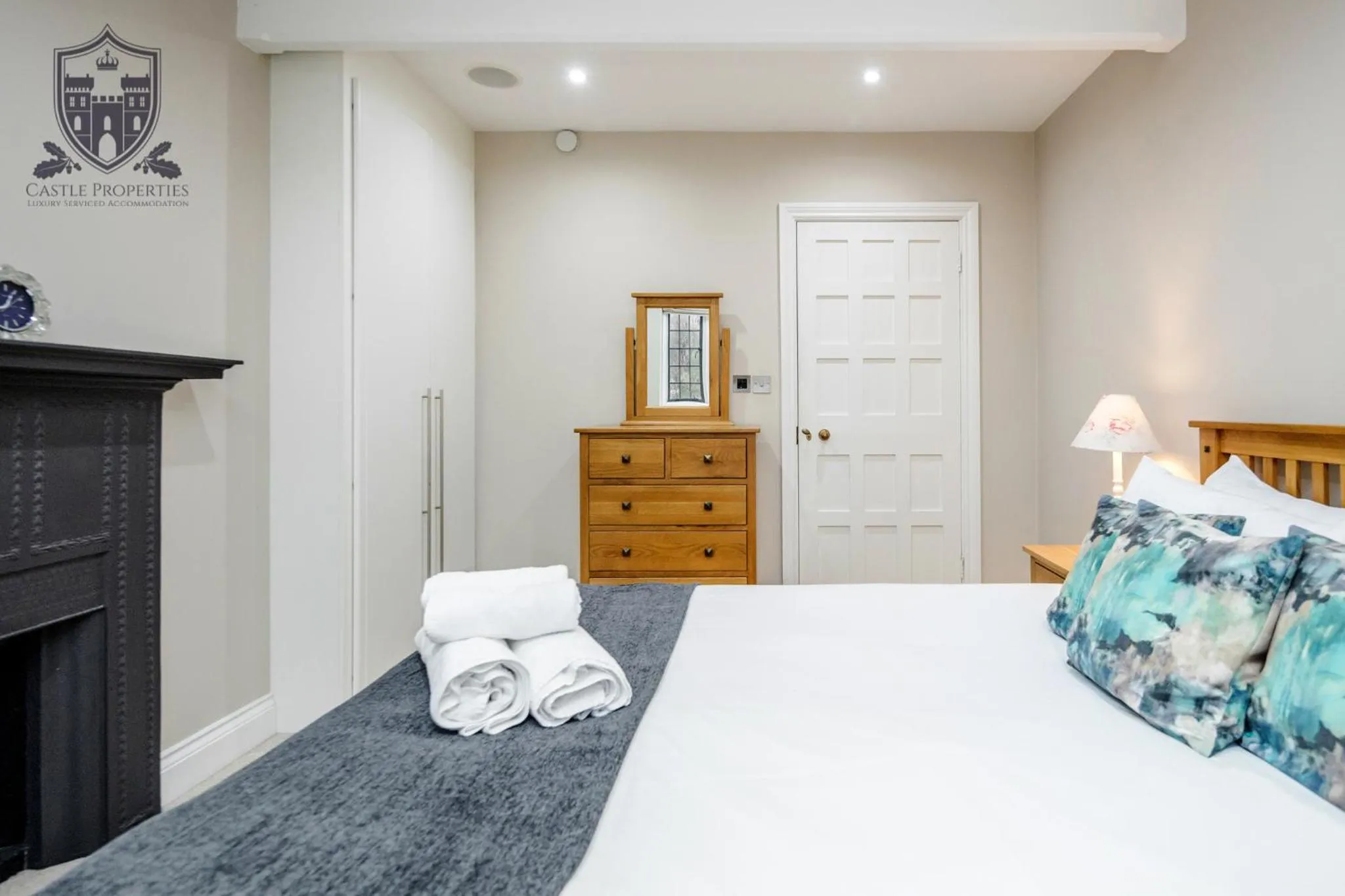 Bed in Castle Properties:Eton-The College