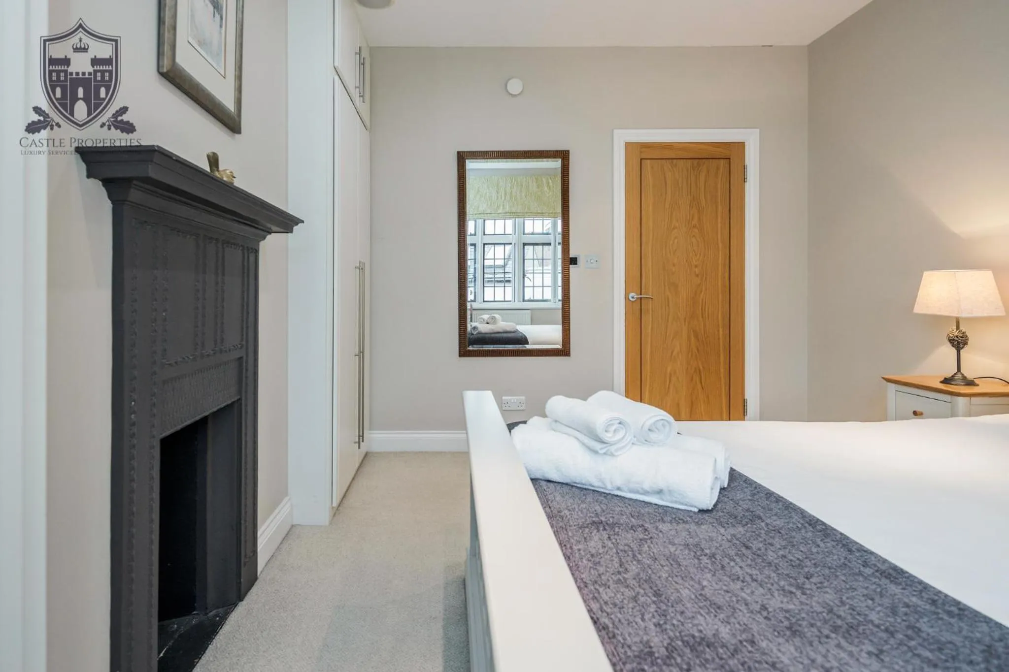 Bed in Castle Properties:Eton-The College