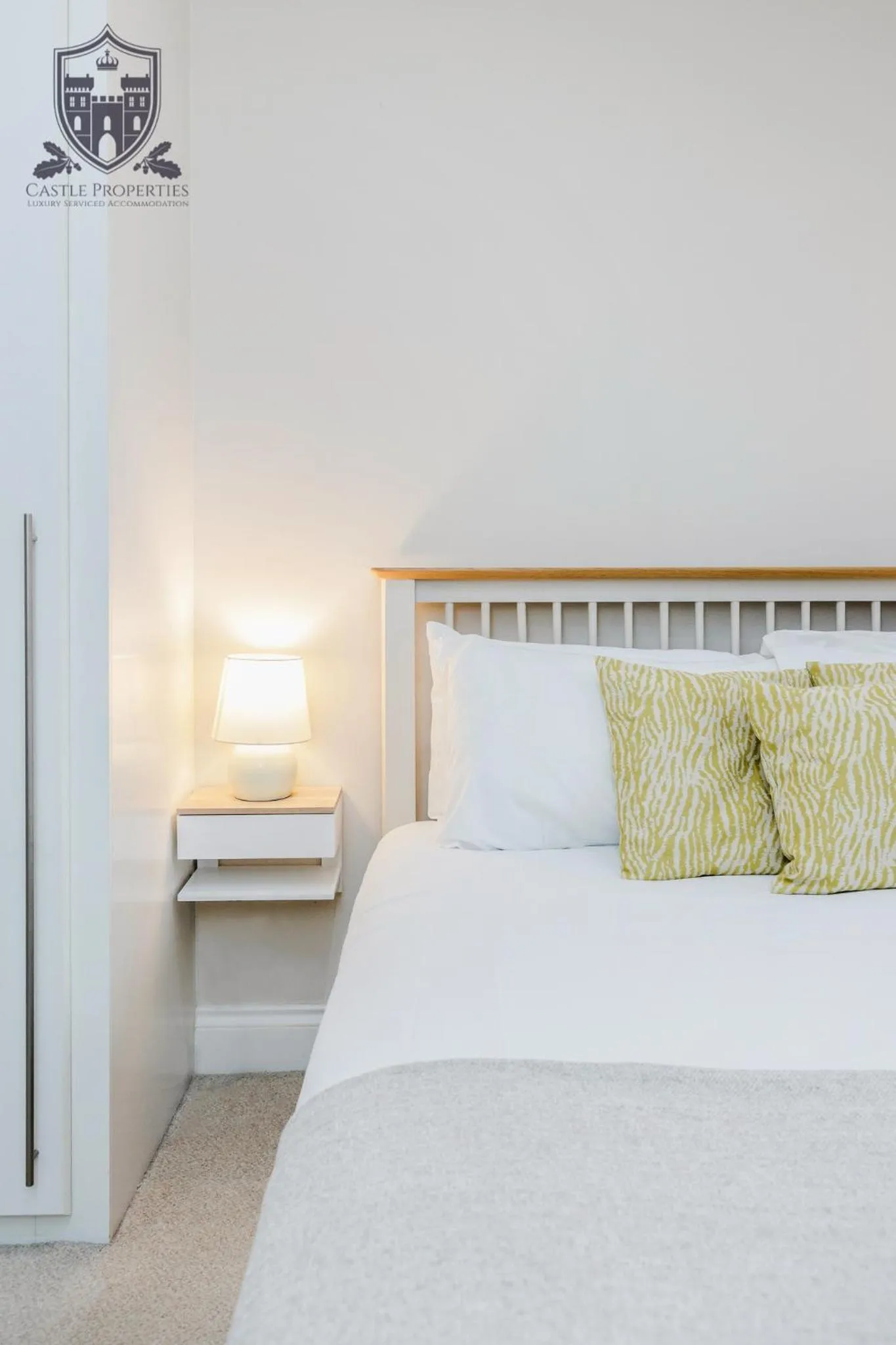 Bed in Castle Properties:Eton-The College