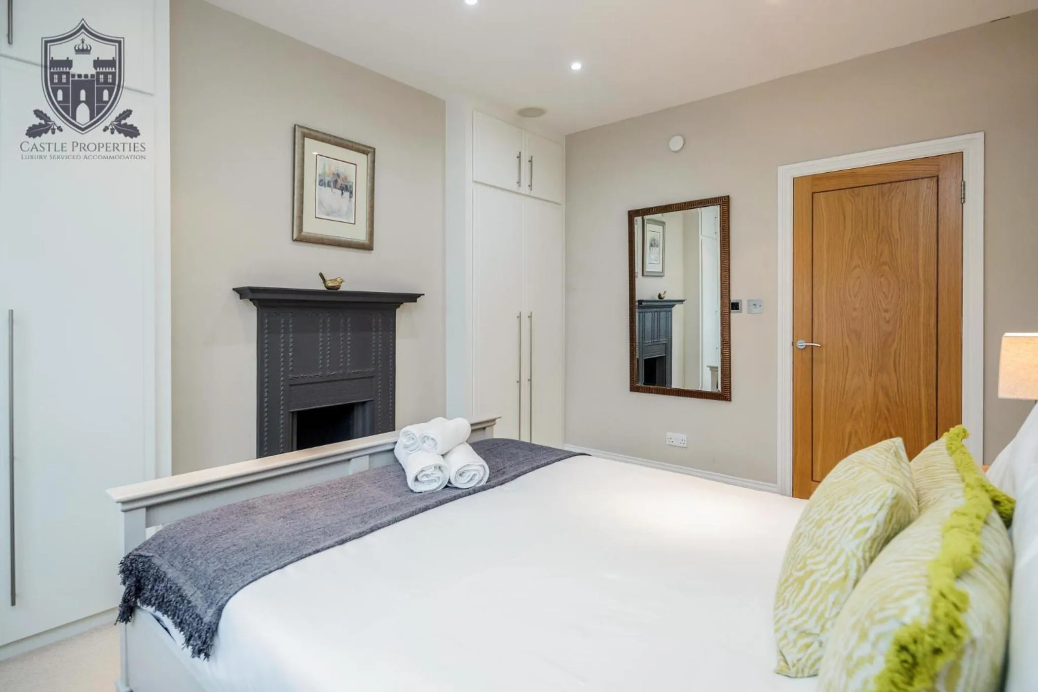 Bed in Castle Properties:Eton-The College