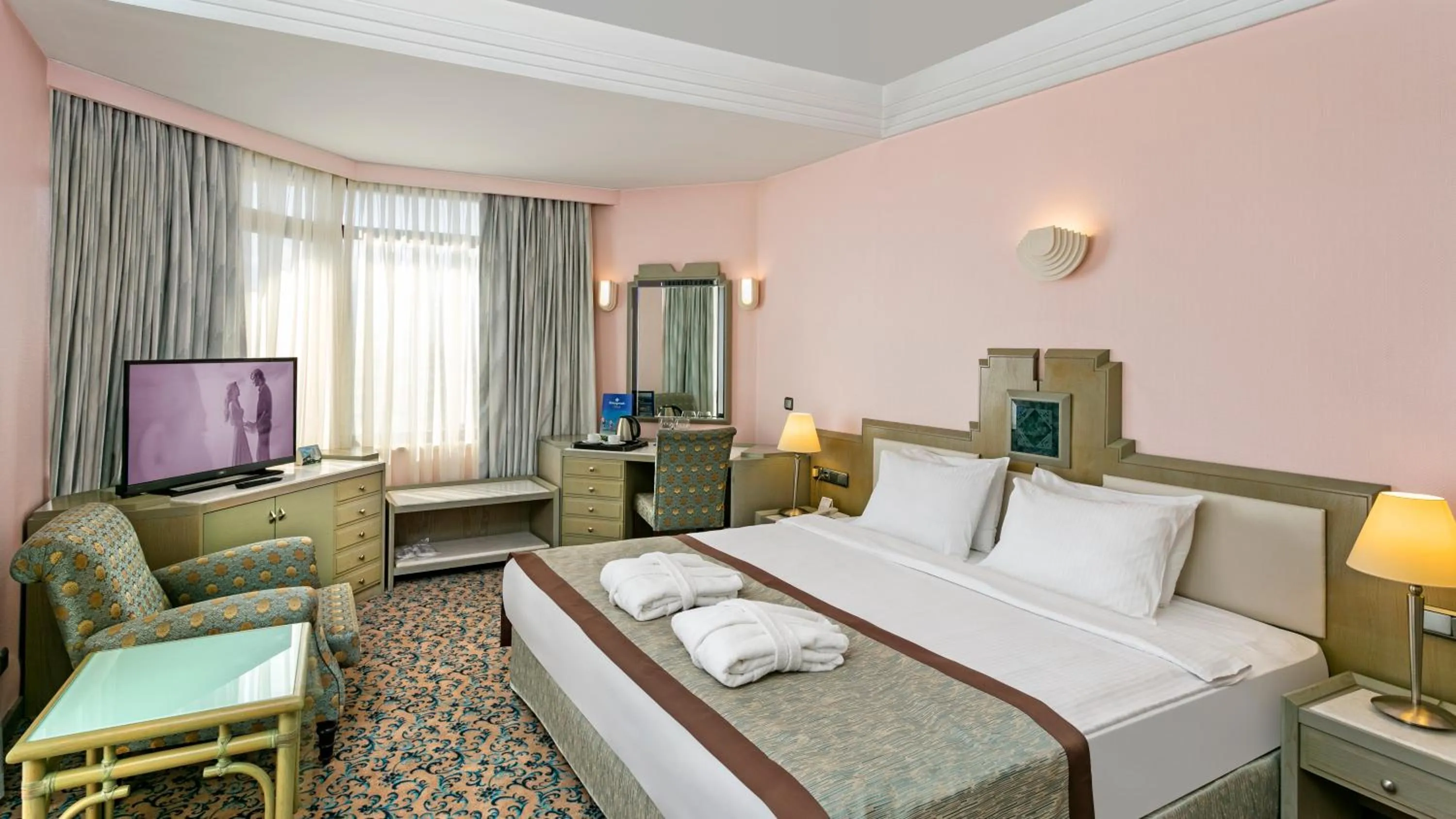 Photo of the whole room, Bed in Özkaymak Falez Hotel