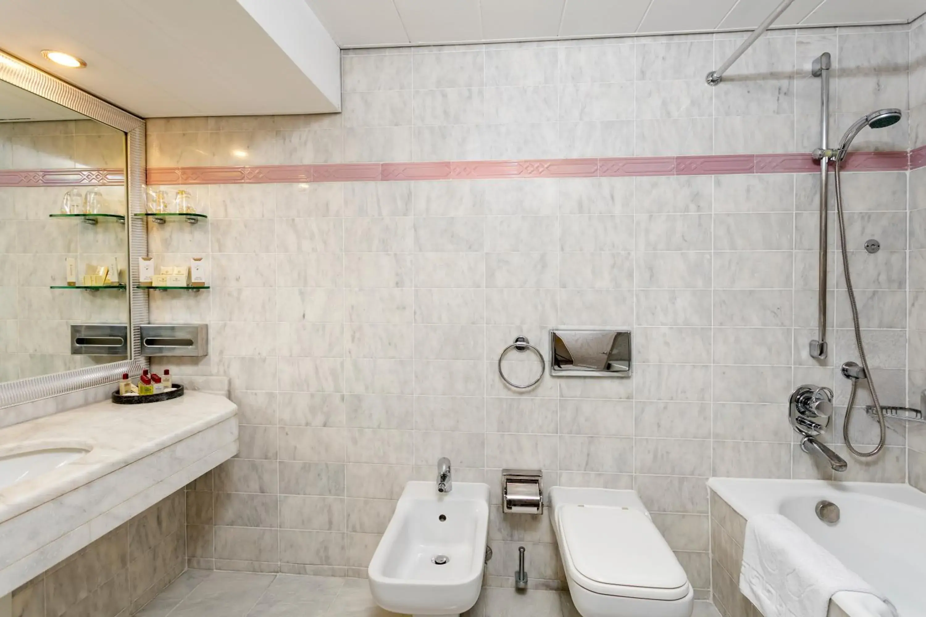 Bathroom in Özkaymak Falez Hotel