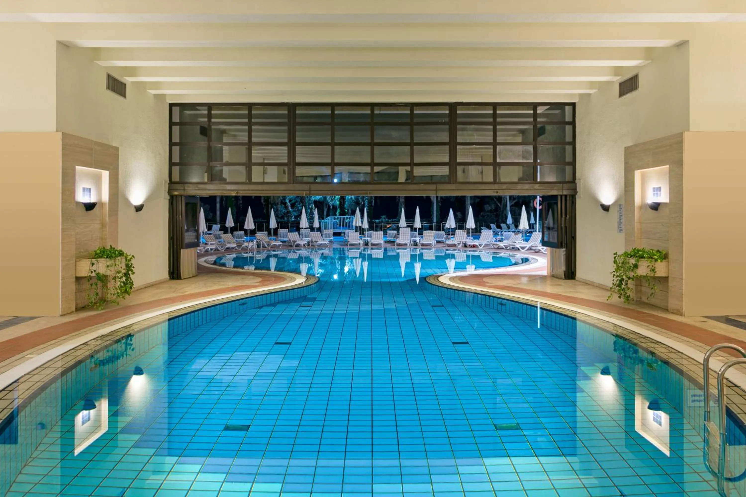 Swimming pool in Özkaymak Falez Hotel