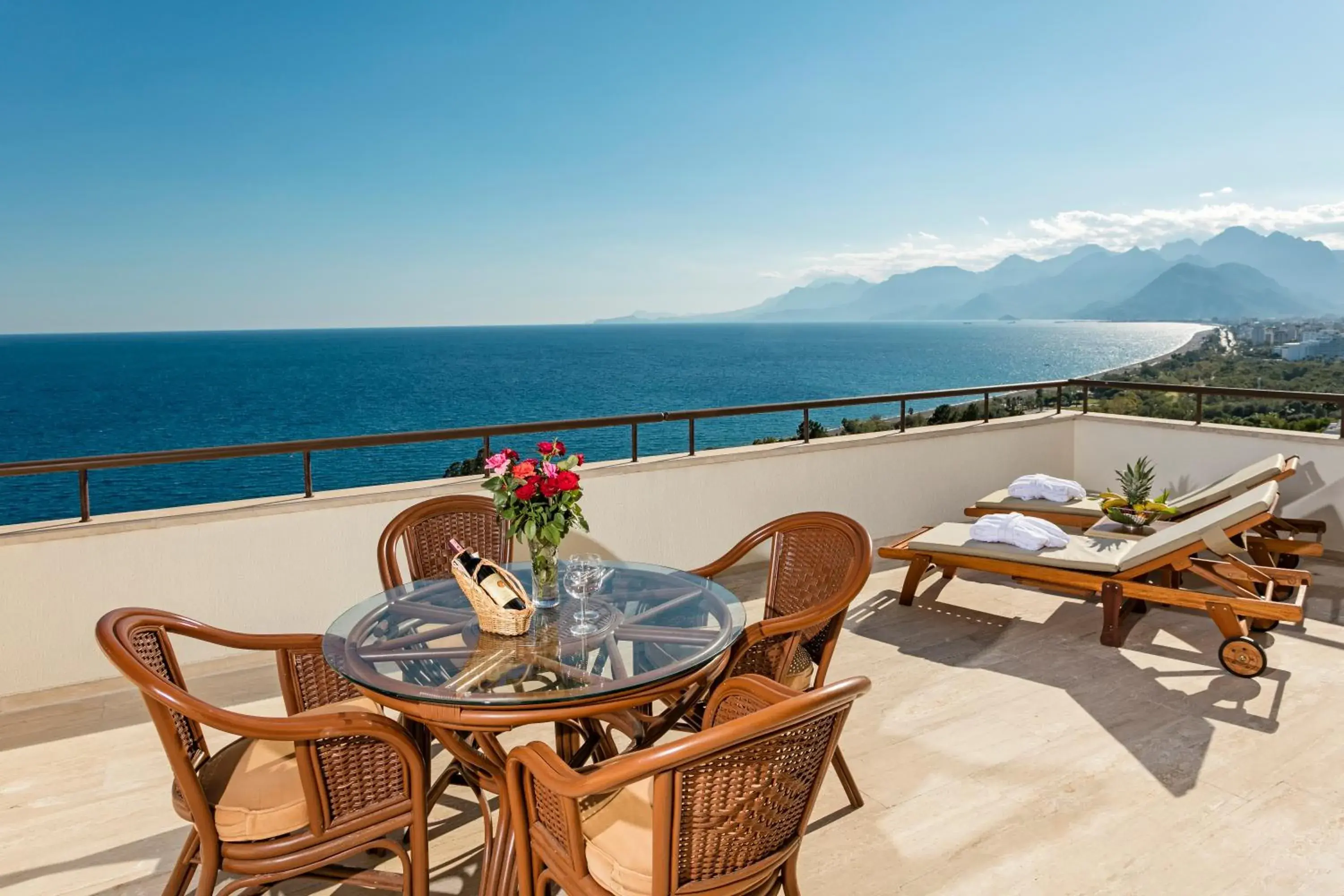 Patio in Özkaymak Falez Hotel