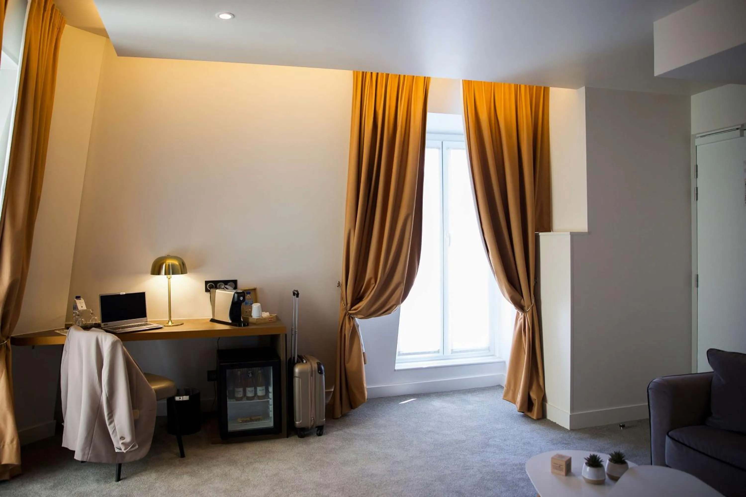 Photo of the whole room in Le Grand Hôtel Grenoble, BW Premier Collection by Best Western