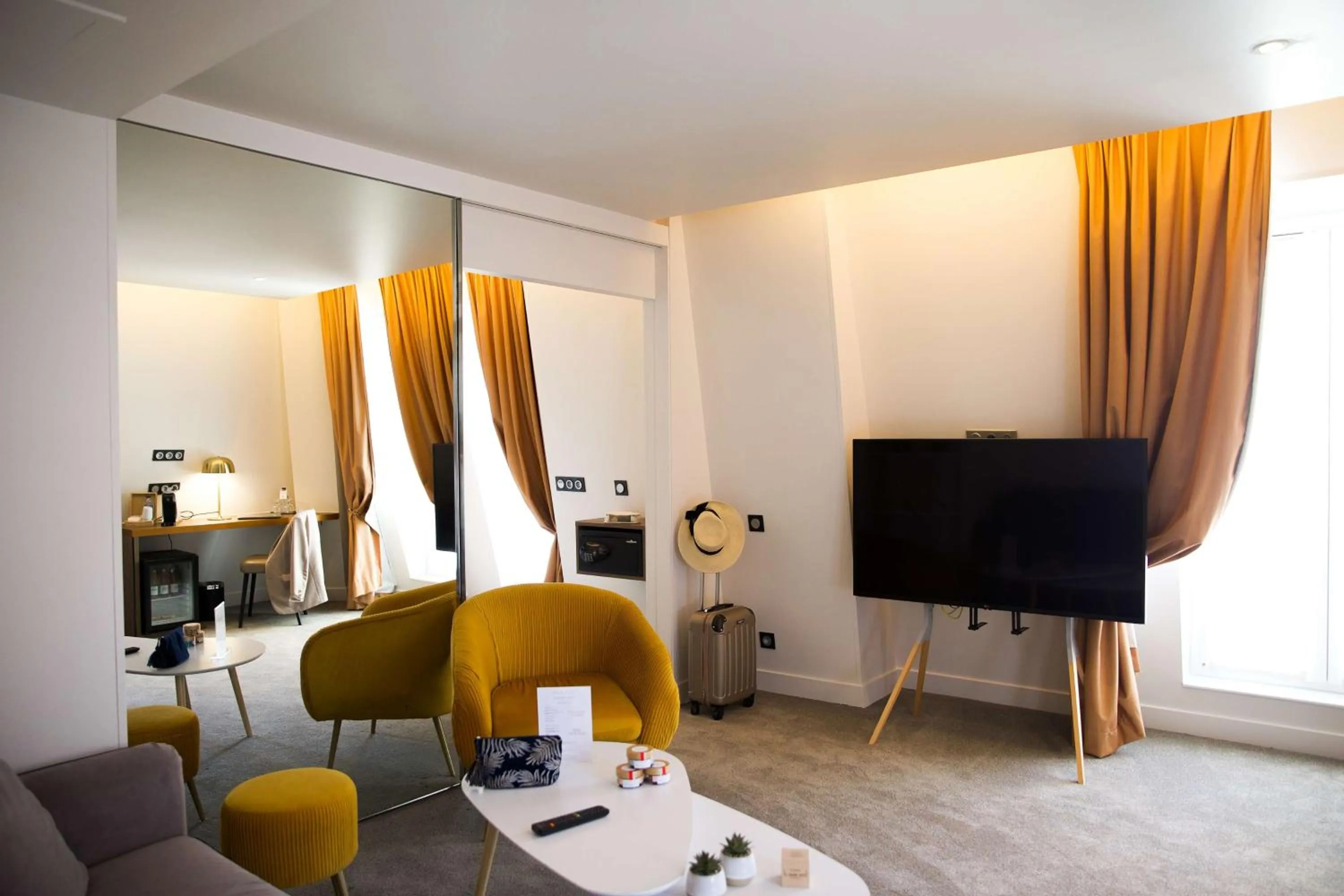 Photo of the whole room in Le Grand Hôtel Grenoble, BW Premier Collection by Best Western